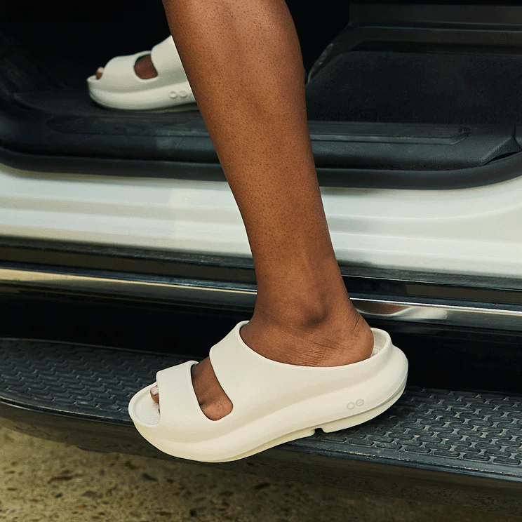 OOYEA SLIDE - CHALK | Performance Running Outfitters