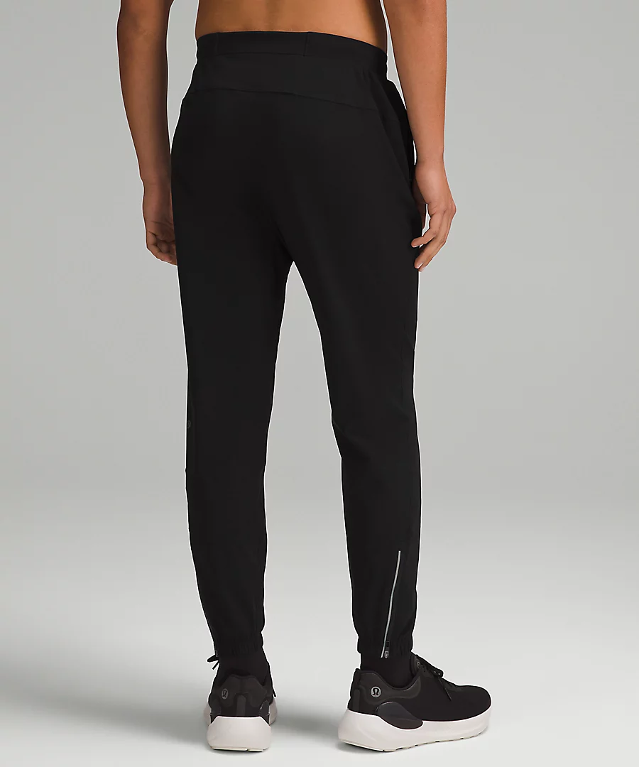 MEN'S SURGE JOGGER - BLK BLACK | Performance Running Outfitters