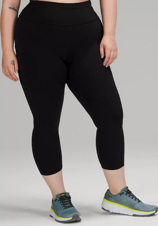 Lululemon women's size 6 black cropped activewear Yoga leggings P3