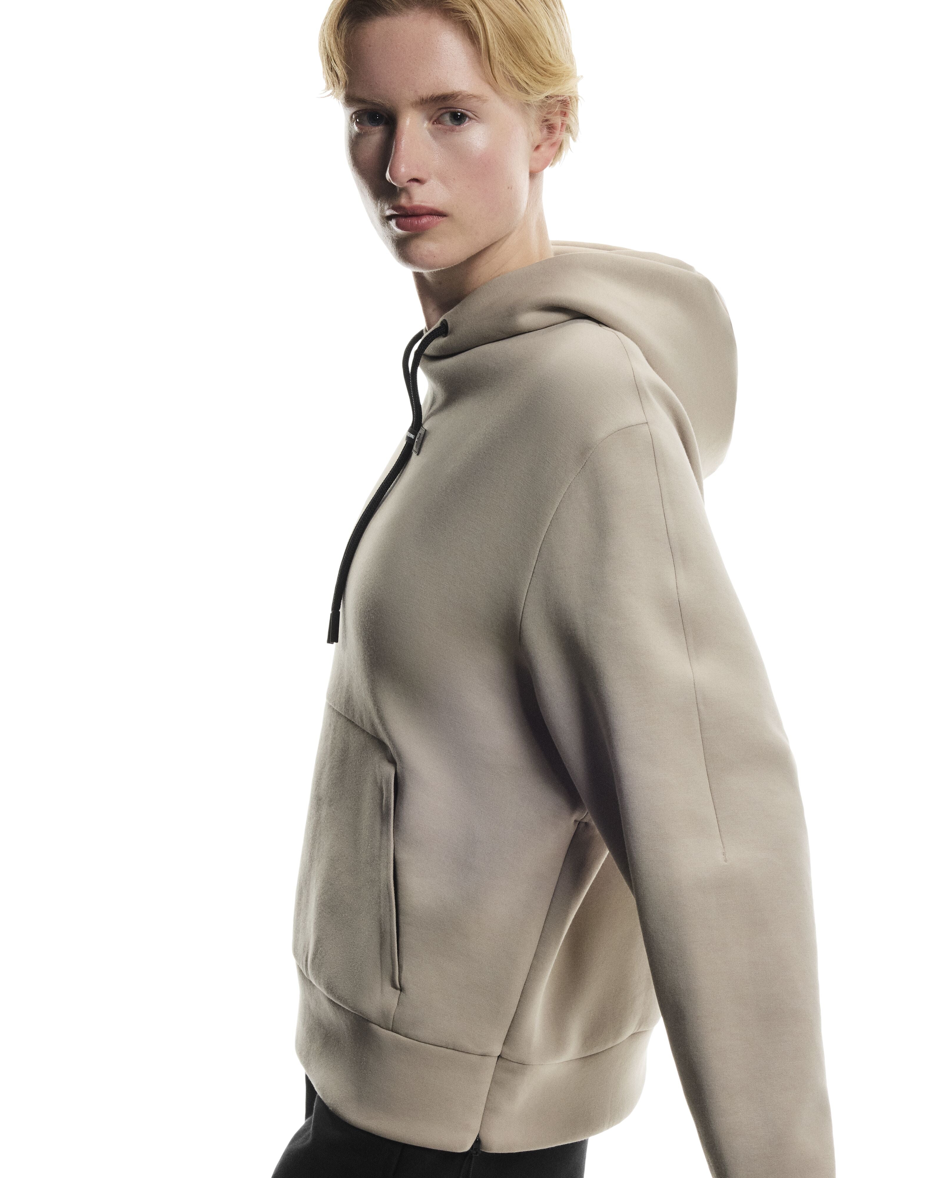 WOMEN'S FOCUS TECH HOODIE - DESERT | Performance Running Outfitters