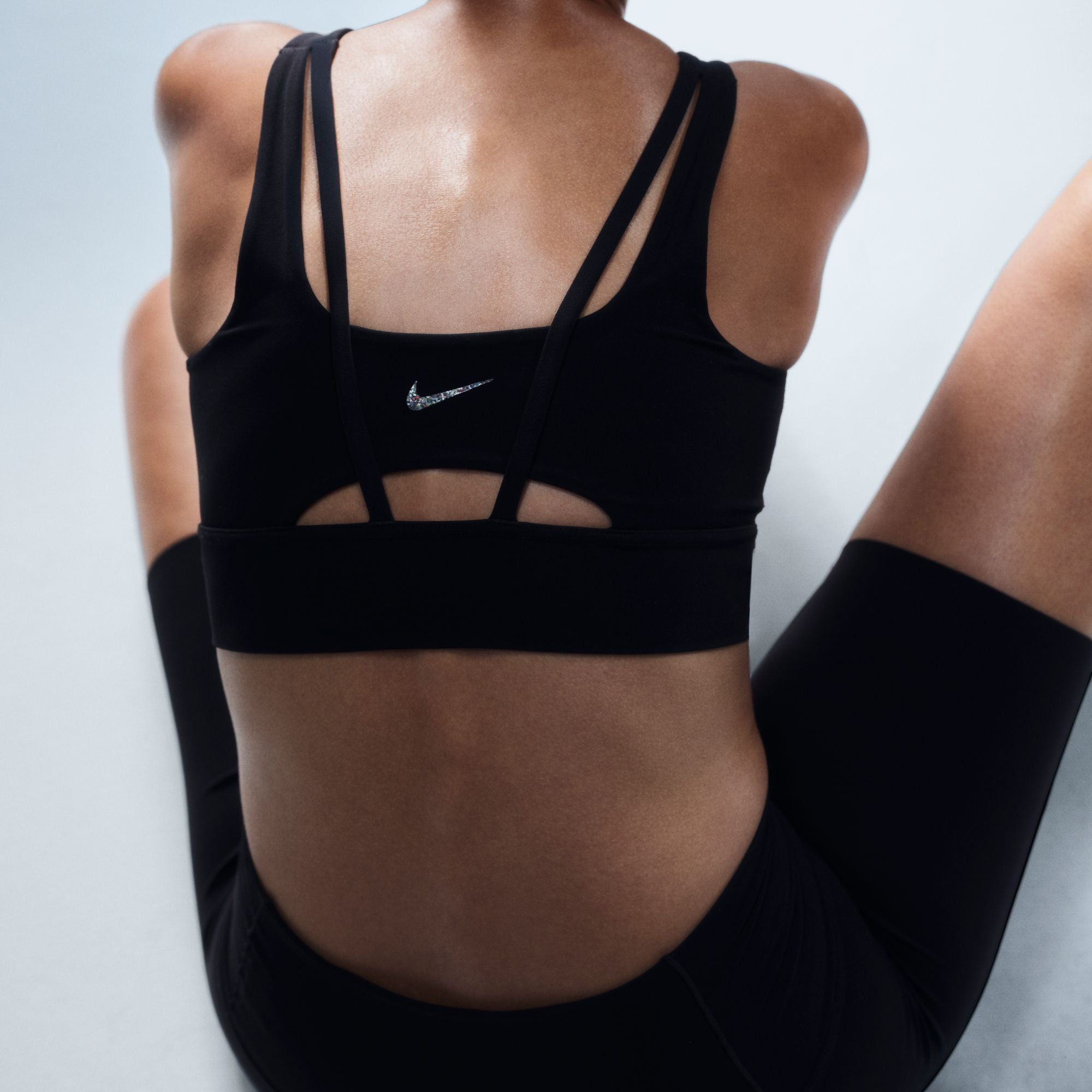 NIKE ZENVY MEDIUM-SUPPORT PADDED LONGLINE SPORTS BRA - 010 BLACK/SAIL 