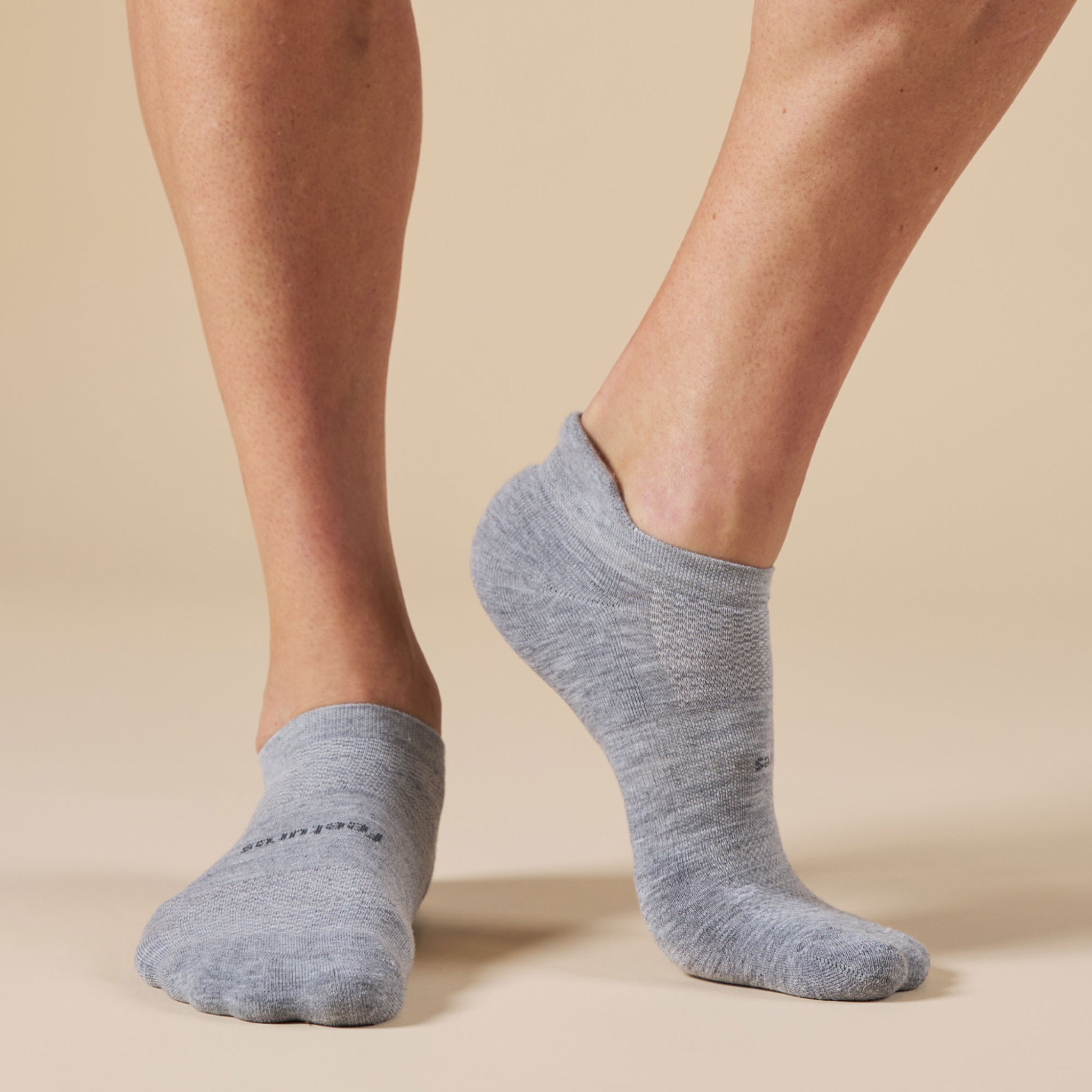 FEETURES HIGH PERFORMANCE ULTRA LIGHT NO SHOW TAB