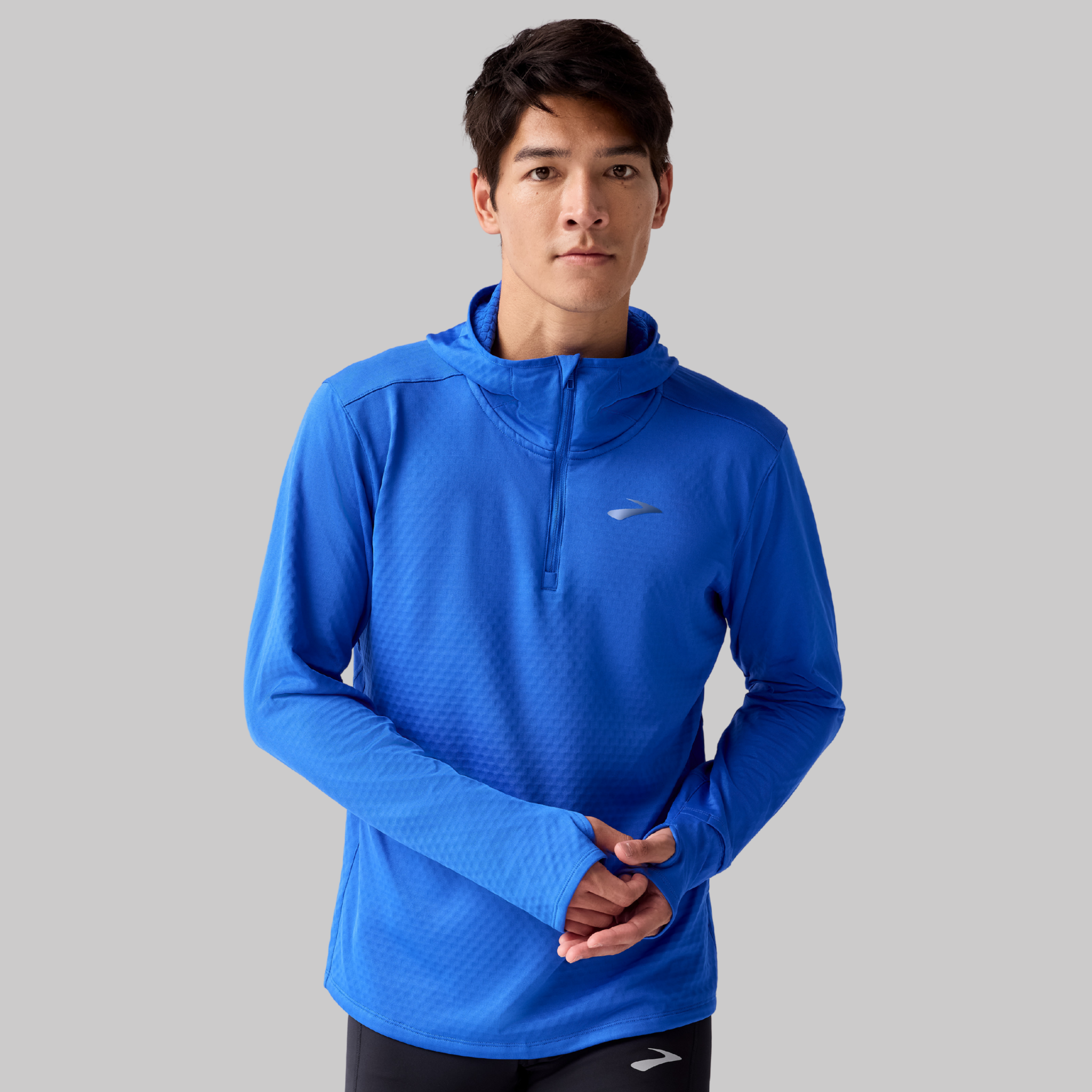 BROOKS MEN'S NOTCH THERMAL HOODIE 3.0 - NEO BLUE XS