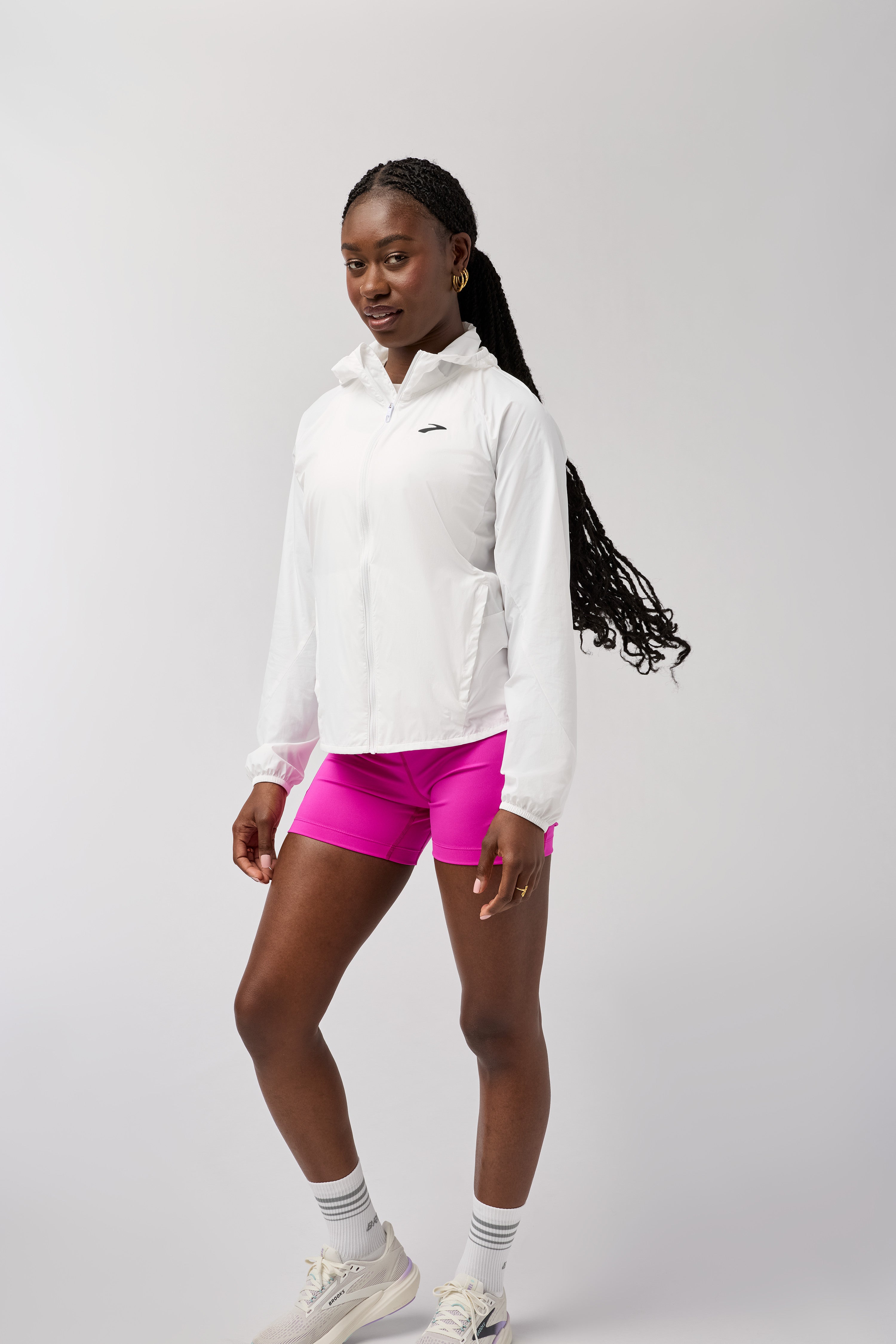 BROOKS WOMEN'S CANOPY PACKABLE JACKET - WHITE XS