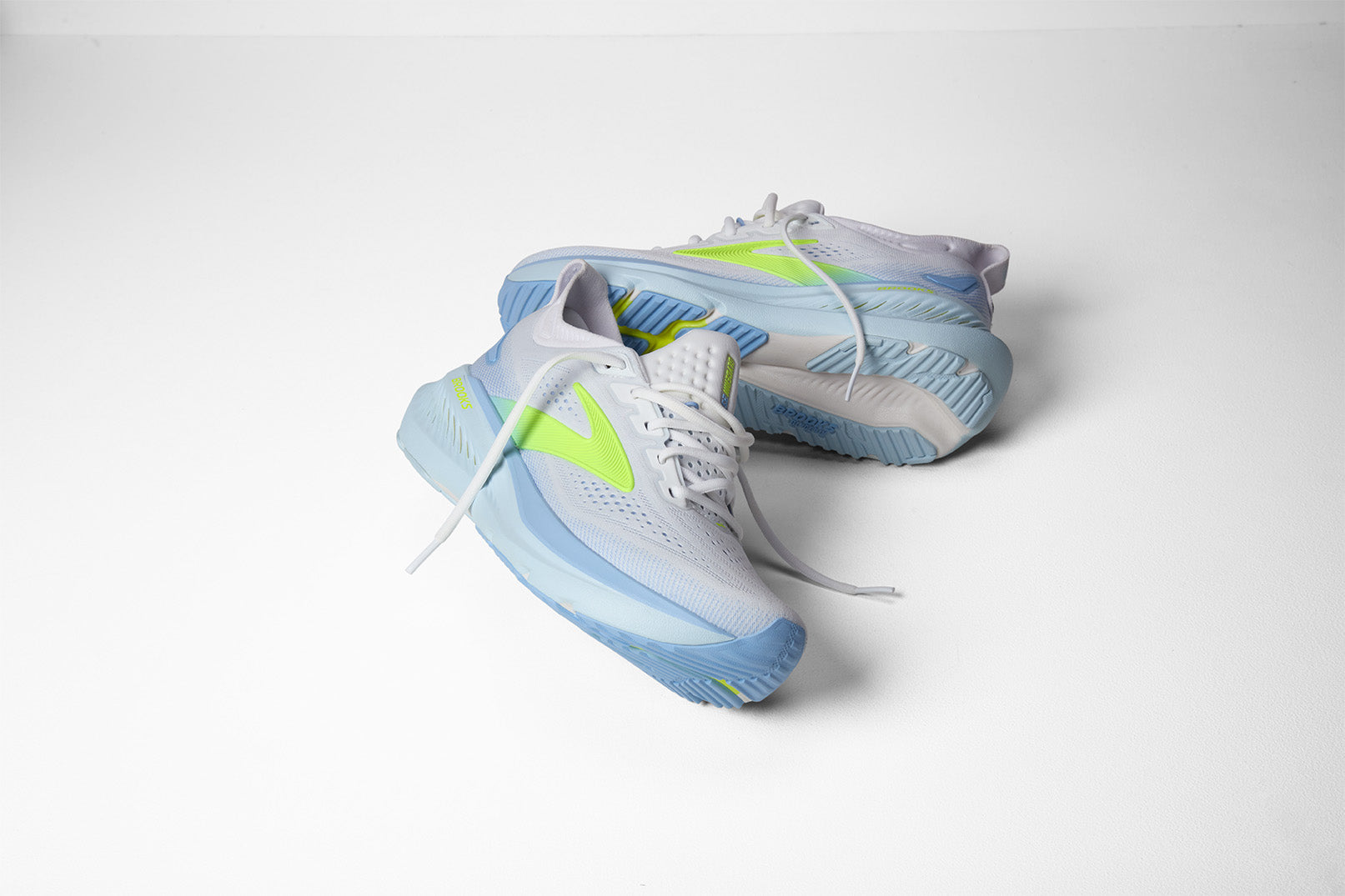 BROOKS WOMEN'S GLYCERIN 23 - B - WHITE/OPEN AIR