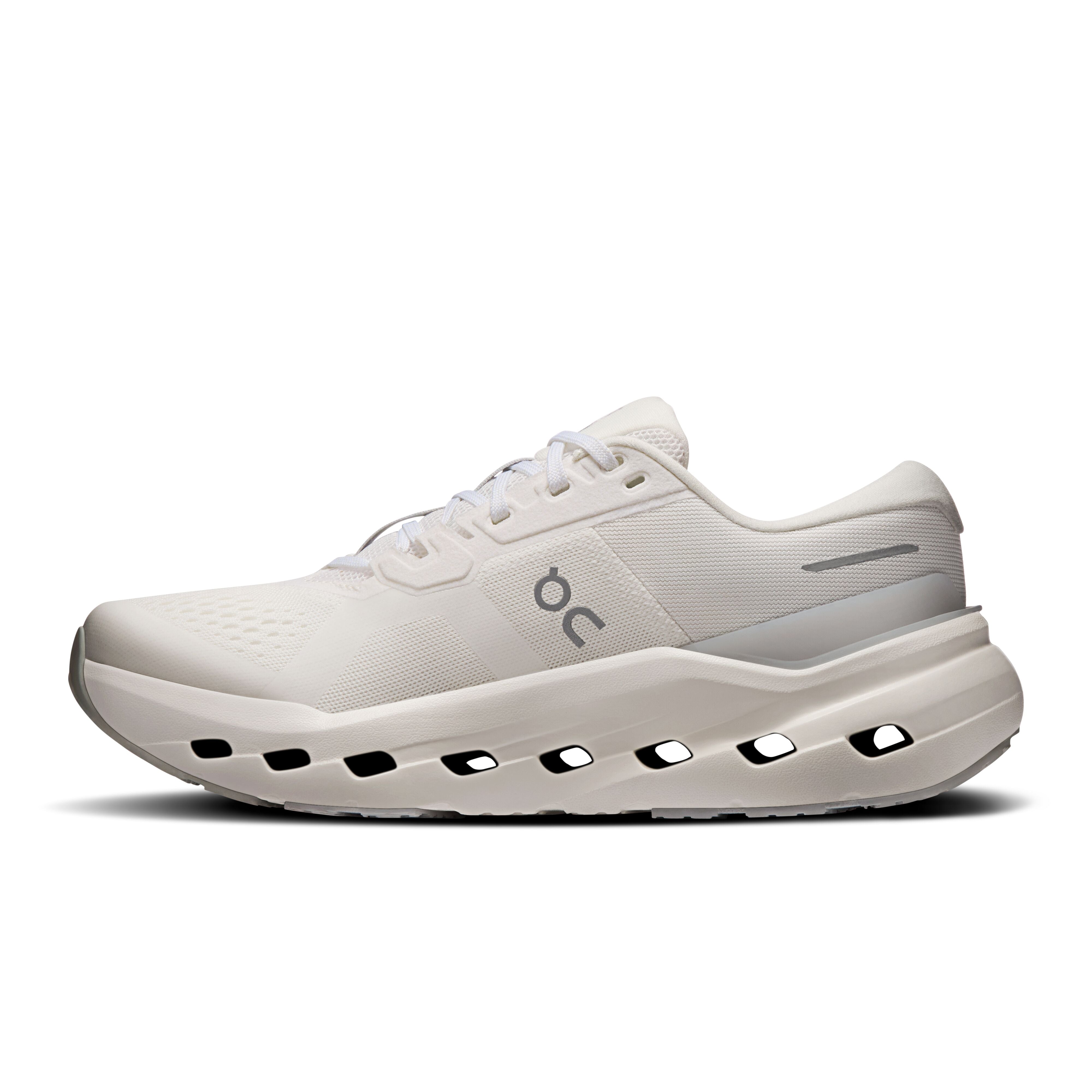 ON RUNNING WOMEN'S CLOUDRUNNER 3 - B - WHITE/IVORY