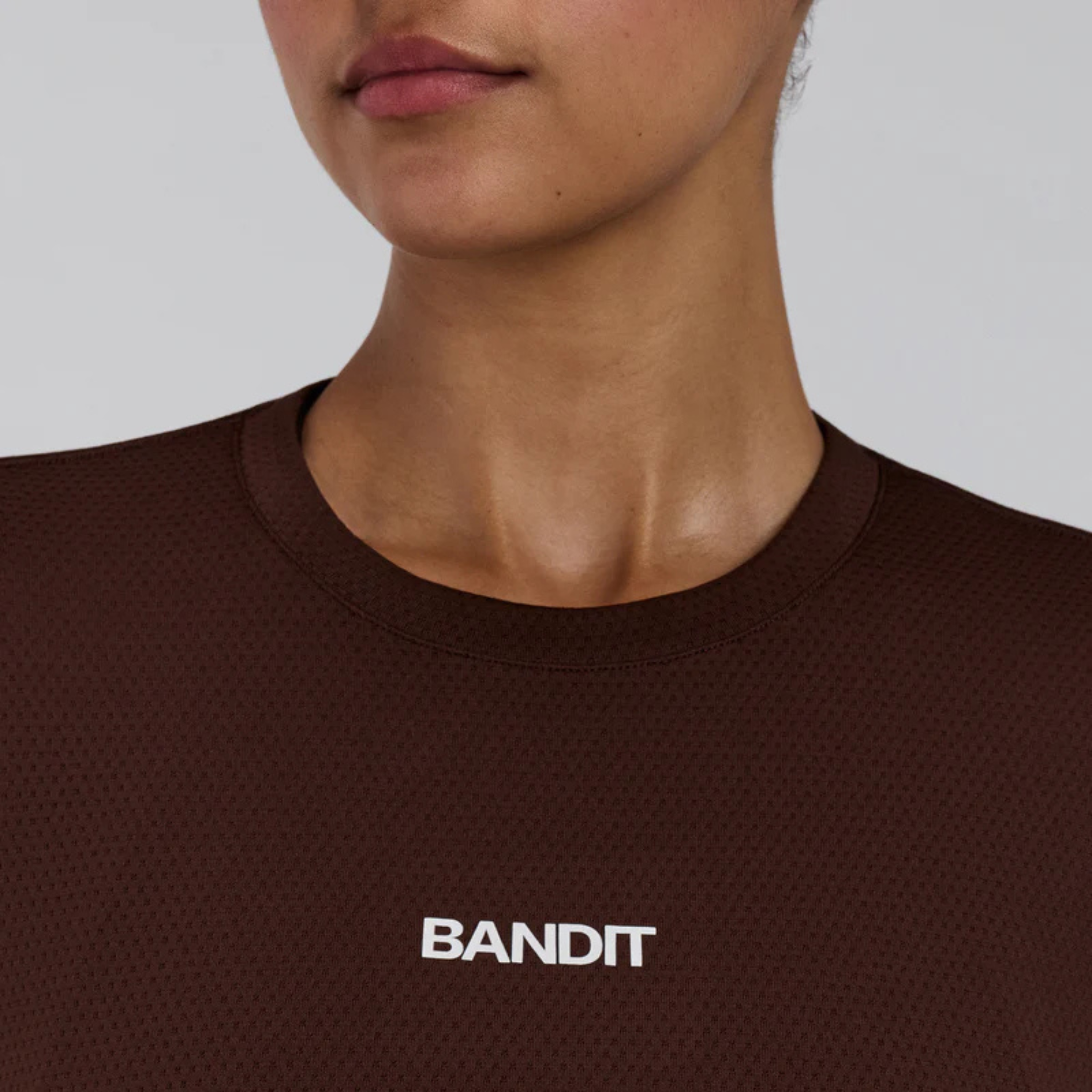 BANDIT WOMEN'S MICROMESH LS PERFORMANCE TEE - CACAO