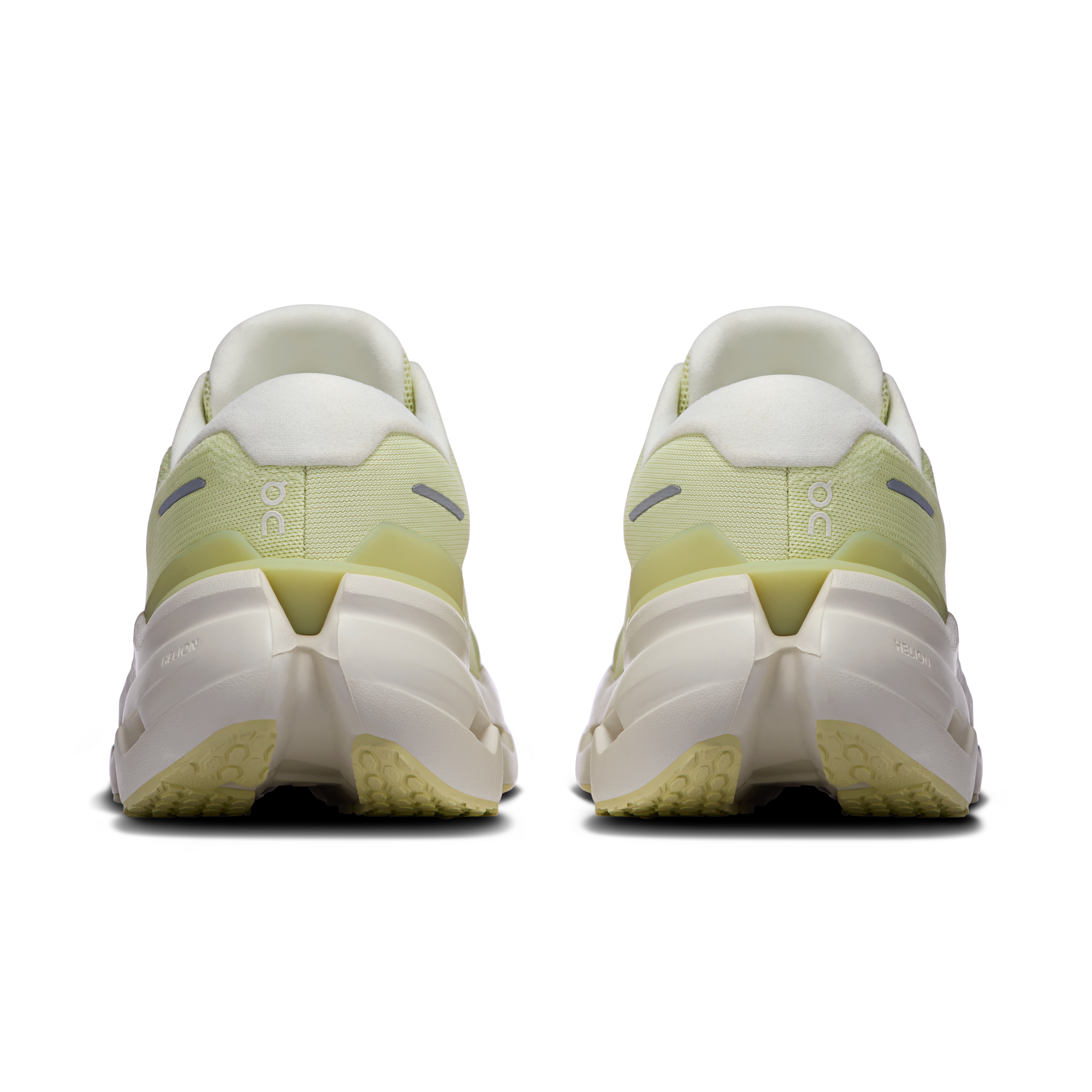 ON RUNNING MEN'S CLOUDRUNNER 3 - D - LINEN/IVORY