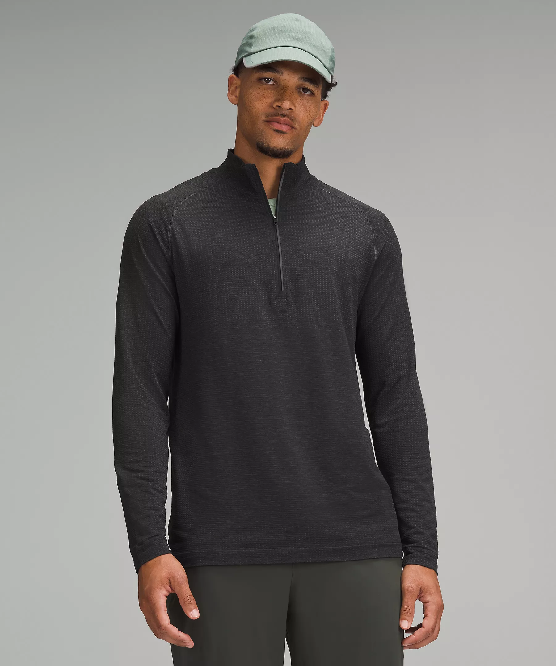 LULULEMON MEN'S METAL VENT TECH MIDWEIGHT HALF ZIP - GRAPHITE GRAY/BLACK XS