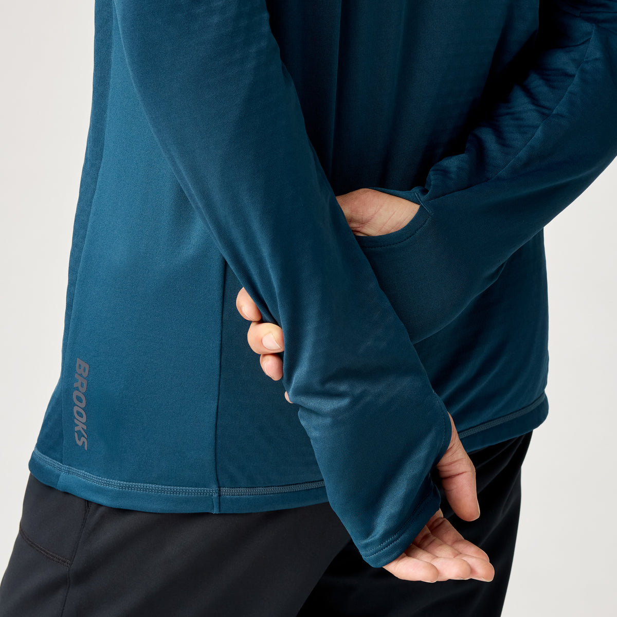 BROOKS MEN'S MOMENTUM THERMAL HOODIE - INDIGO