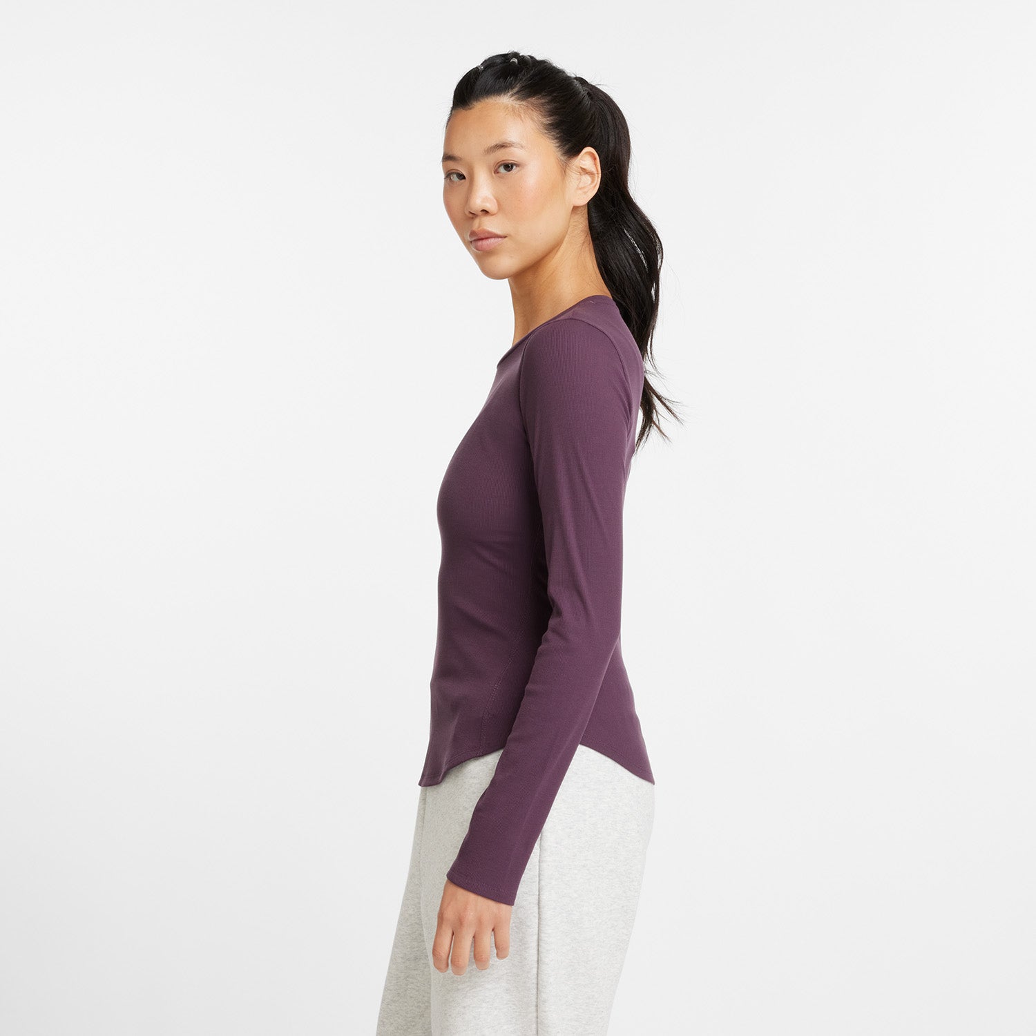 NEW BALANCE WOMEN'S MICRO-RIB LONG SLEEVE - PLN PLUMBROWN 