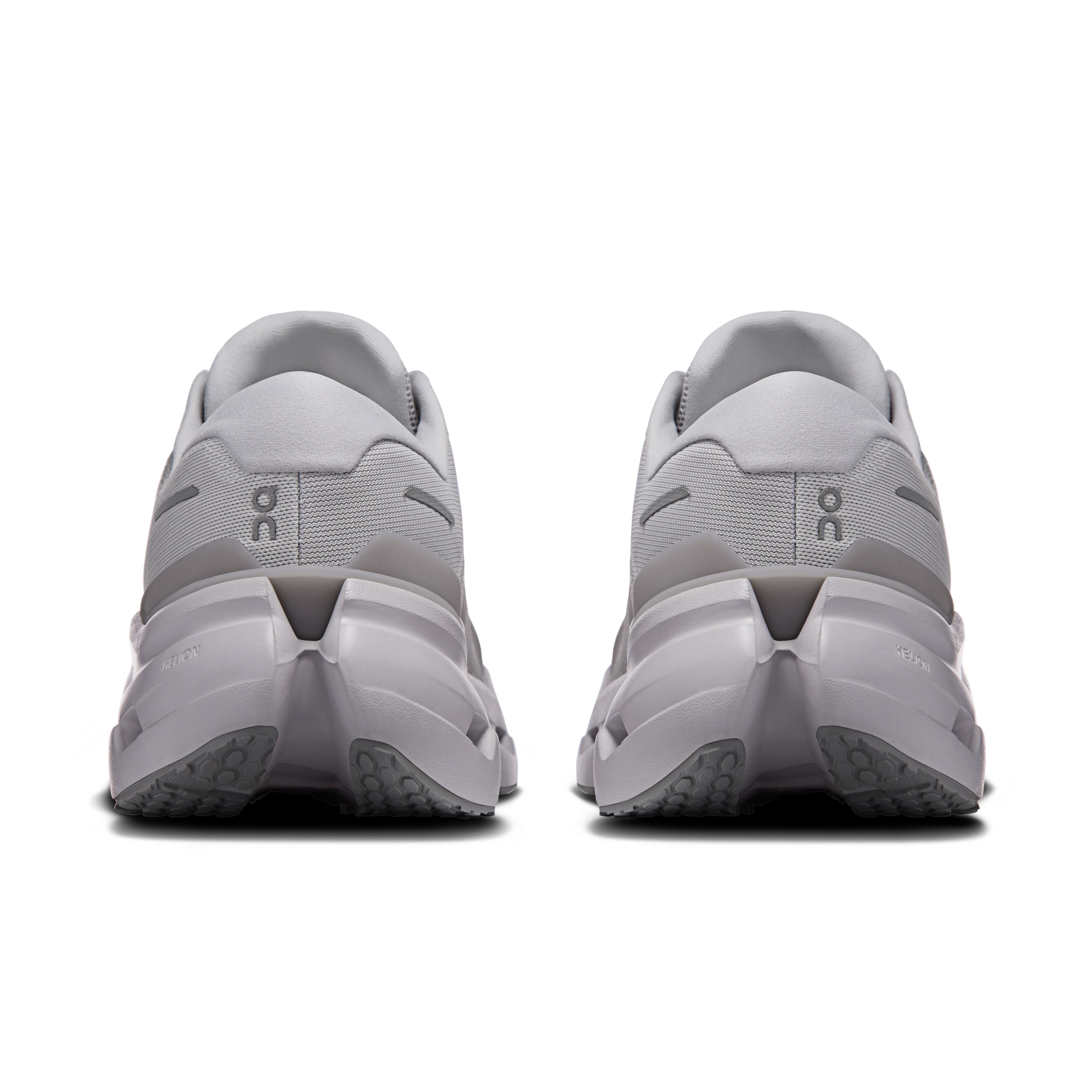 ON RUNNING MEN'S CLOUDRUNNER 3 - D - GLACIER/ALLOY - SIZE 10.5