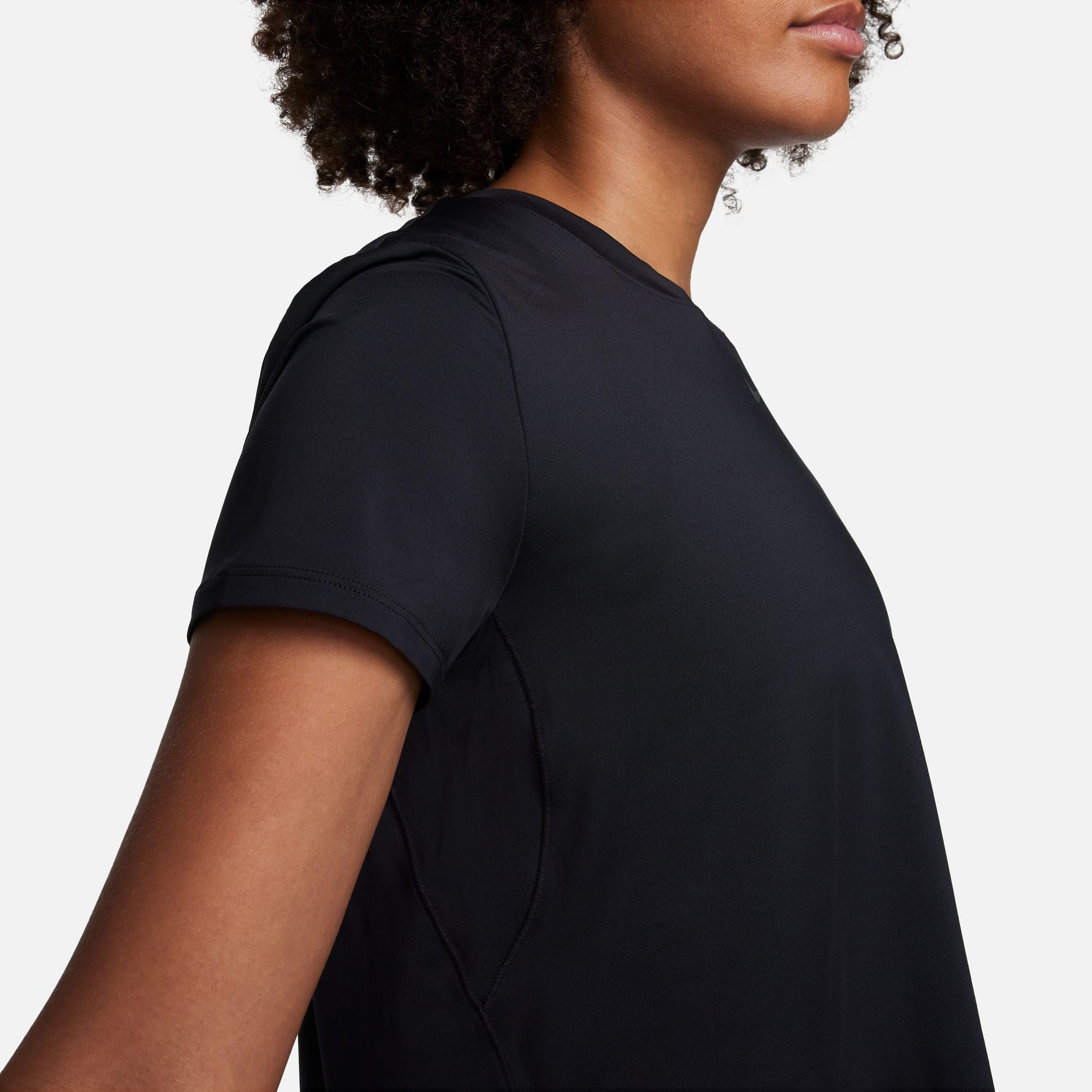 NIKE WOMEN'S DRI-FIT SHORT-SLEEVE CROPPED TOP - B - 010 BLACK/BLACK 