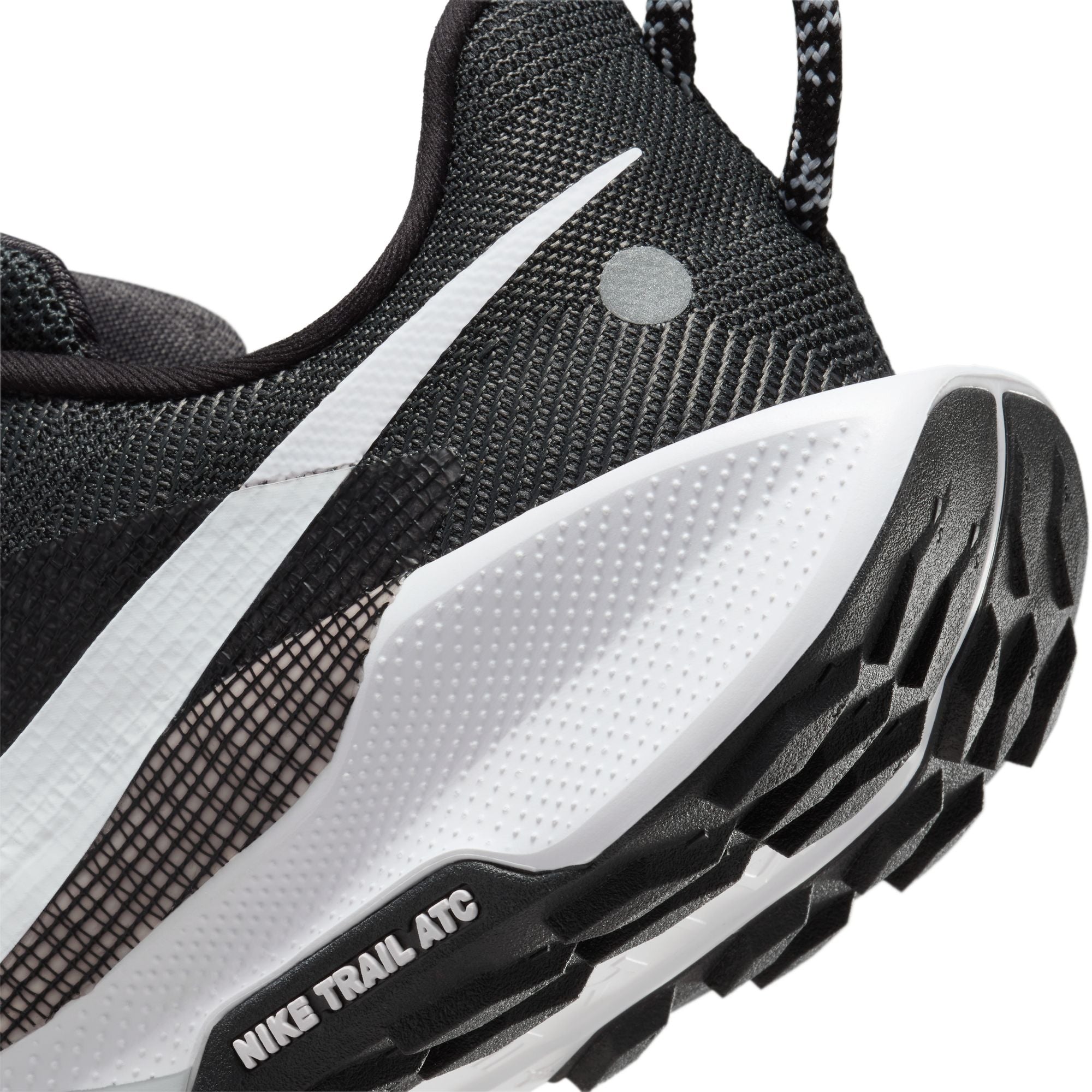 NIKE WOMEN'S PEGASUS TRAIL 5 - B - 001 BLACK/WHITE-ANTHRACITE-WOLF GREY 