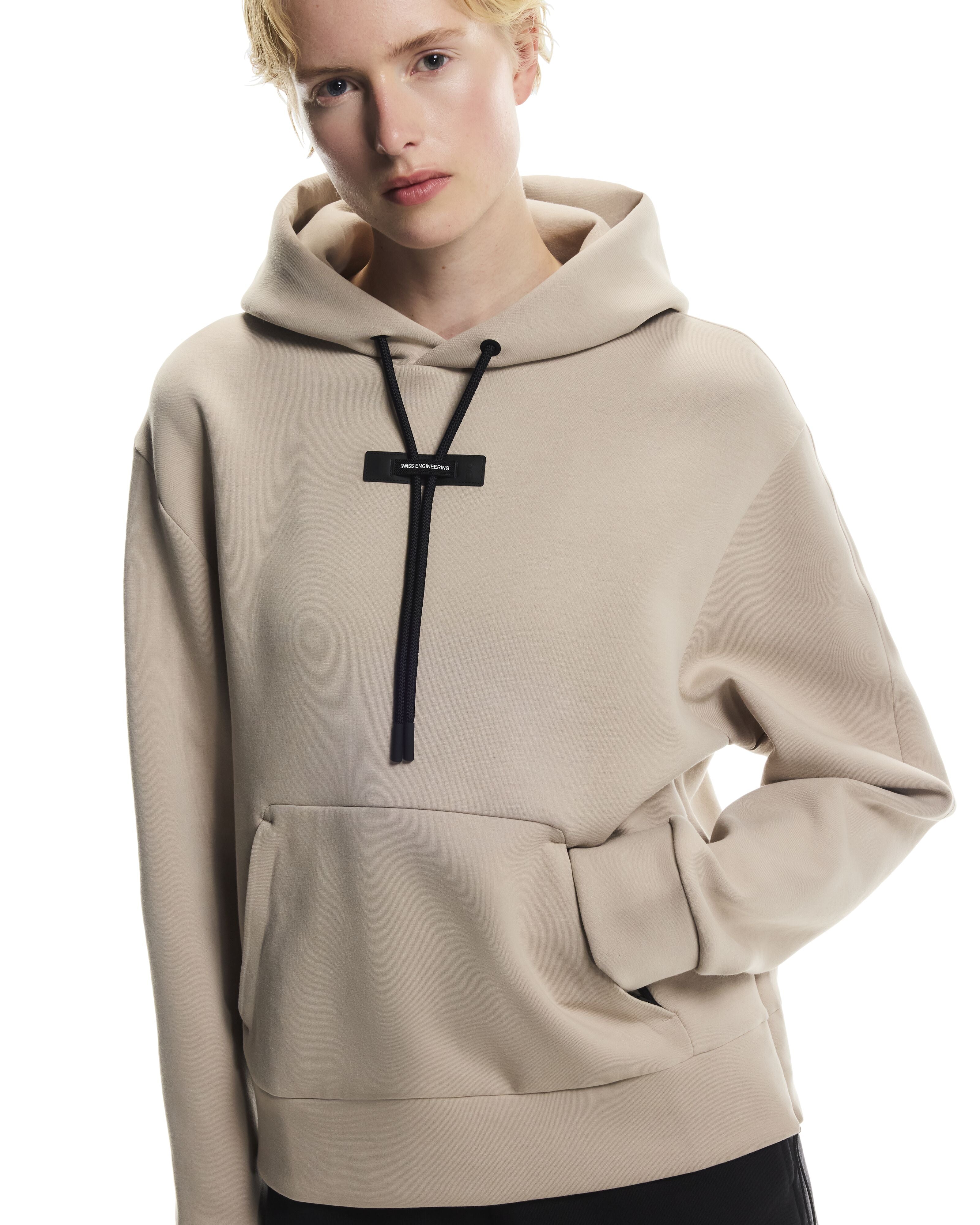 WOMEN'S FOCUS TECH HOODIE - DESERT | Performance Running Outfitters
