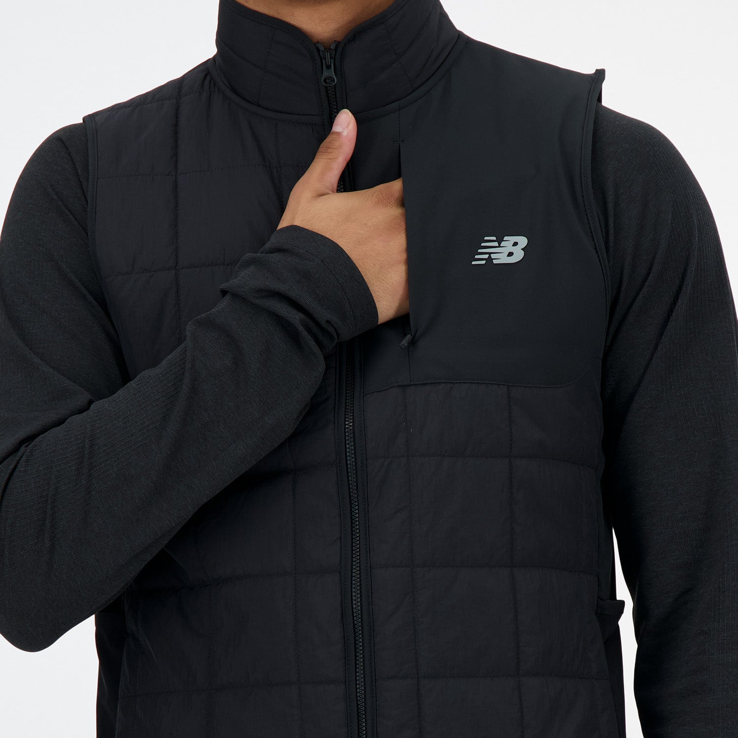 NEW BALANCE MEN'S ATHLETICS HEAT LAYER VEST - BLACK 