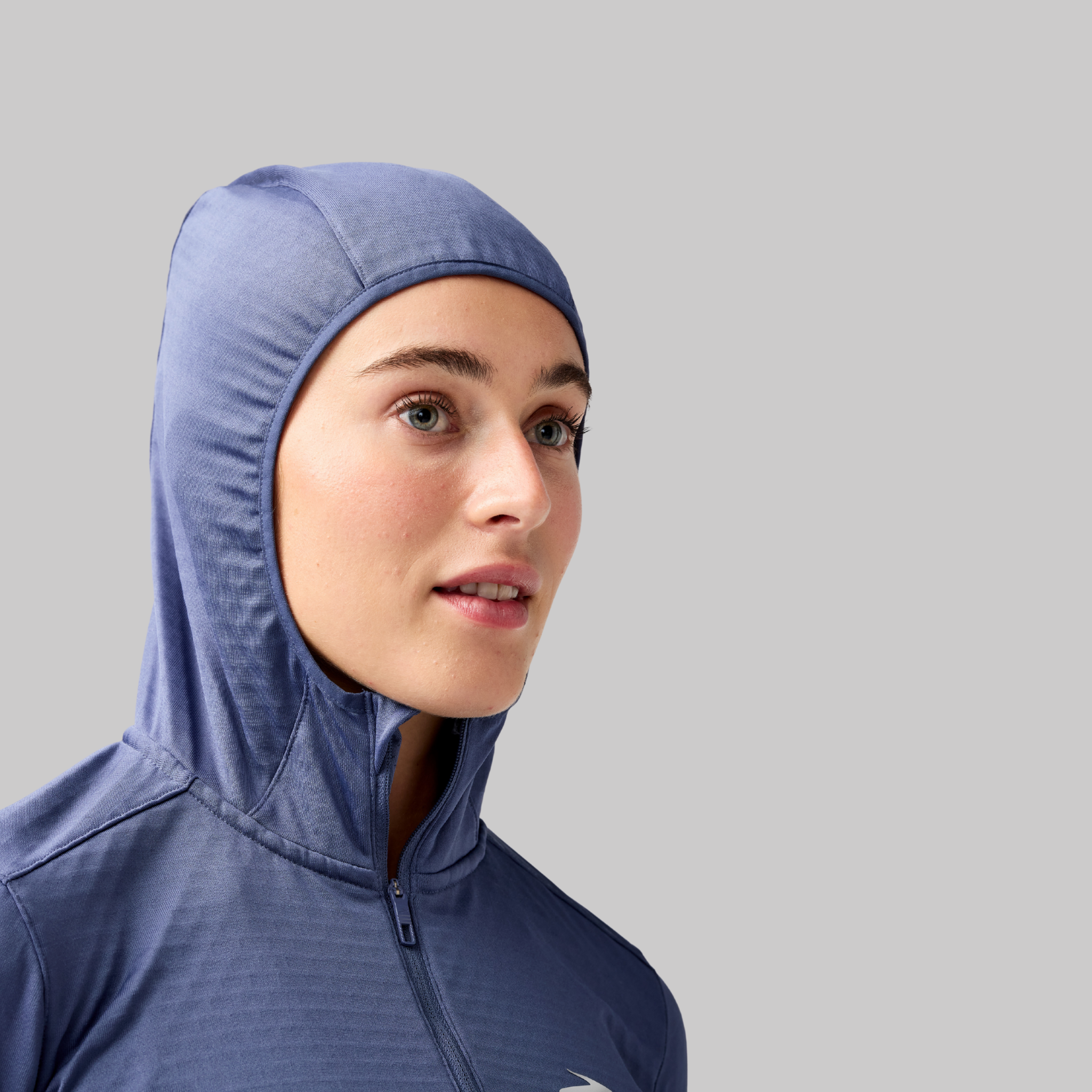 BROOKS WOMEN'S NOTCH THERMAL HOODIE 3.0 - NIGHTSHADOW