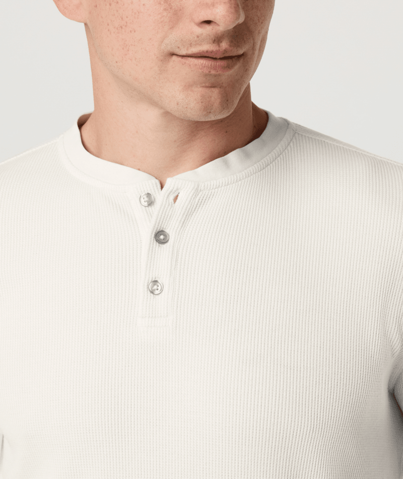 VUORI MEN'S WAFFLE HENLEY - MARSHMALLOW
