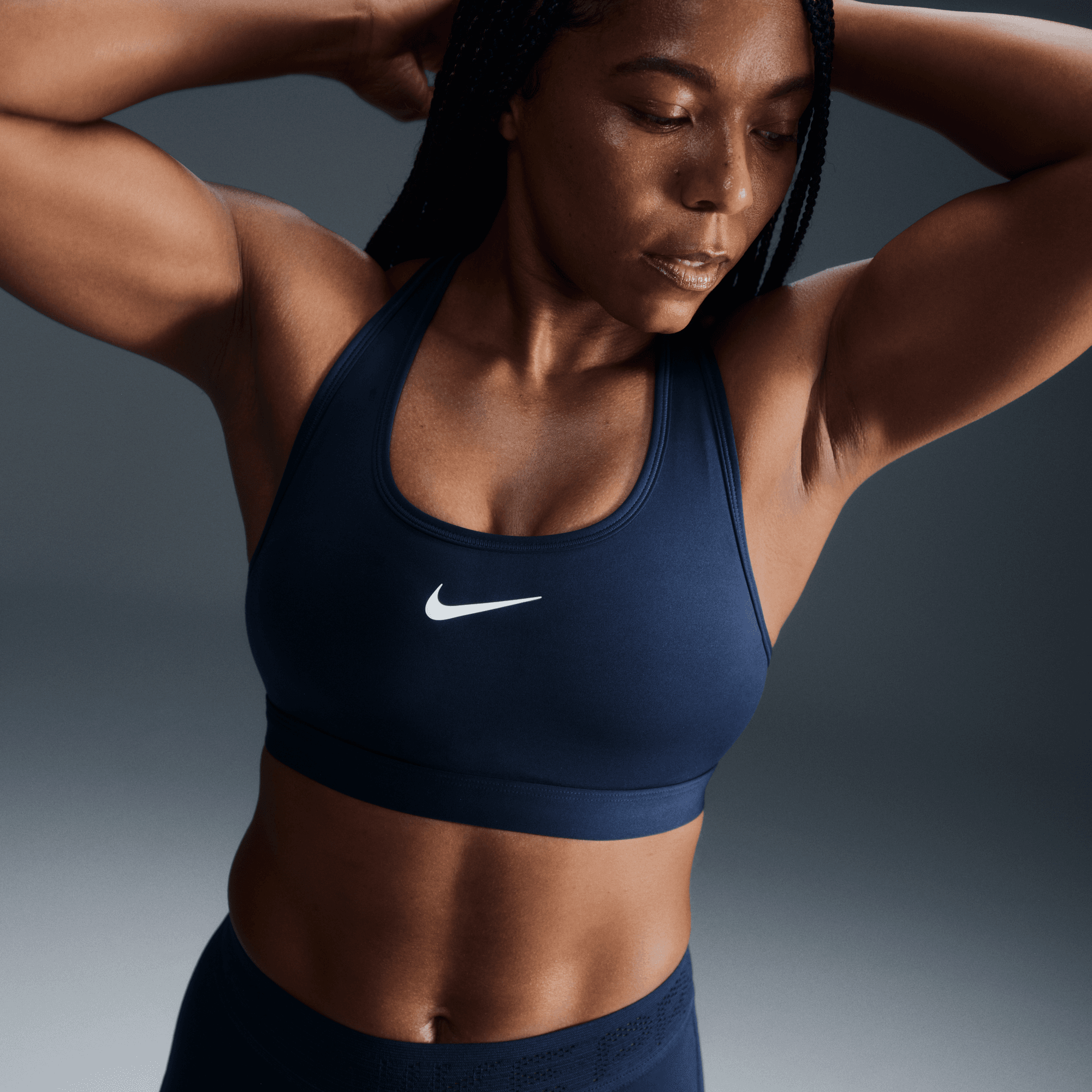 NIKE SWOOSH MEDIUM SUPPORT BRA - 478 ARMORY NAVY/WHITE XS