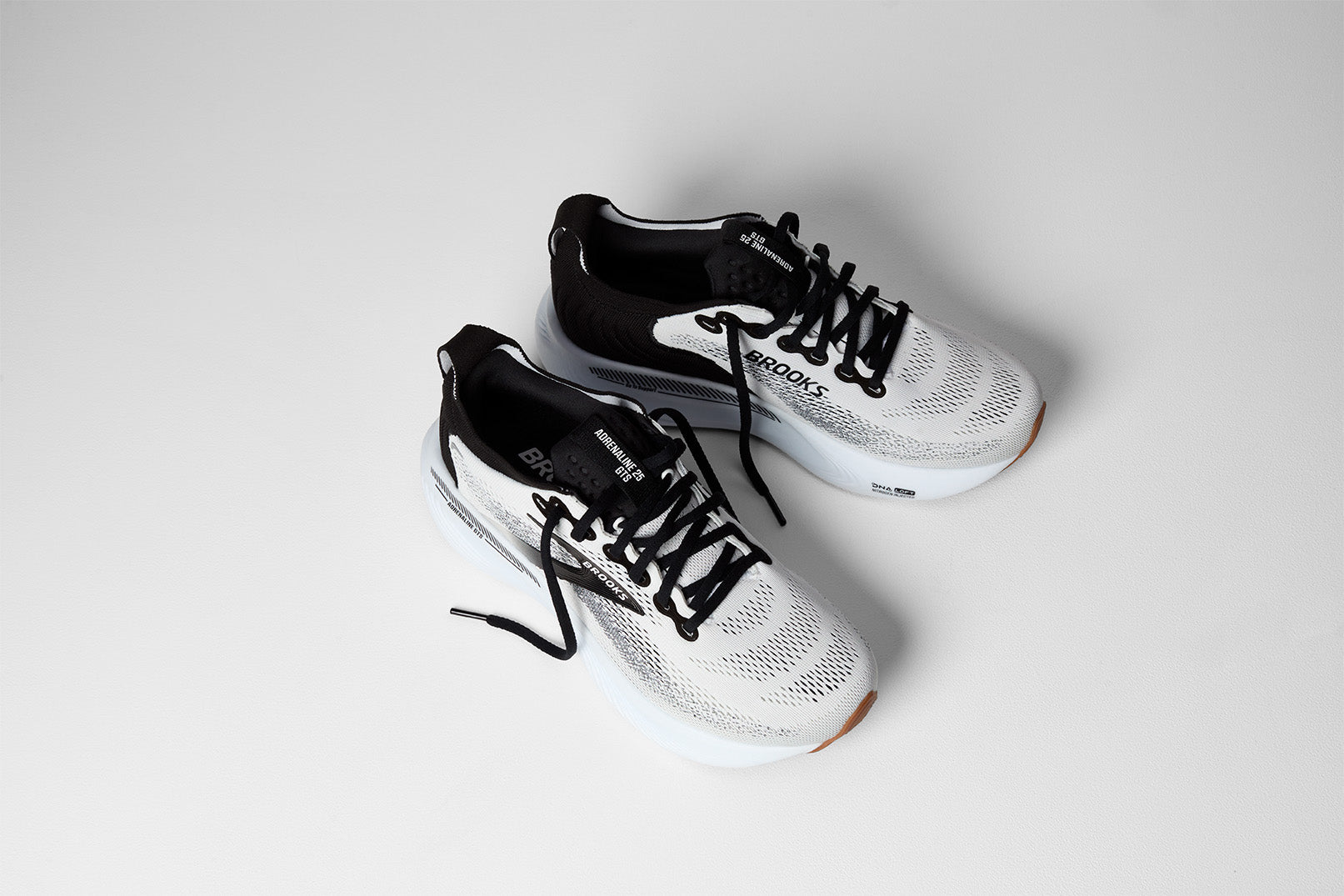 BROOKS WOMEN'S ADRENALINE GTS 25 - B - WHITE/BLACK/WHITE