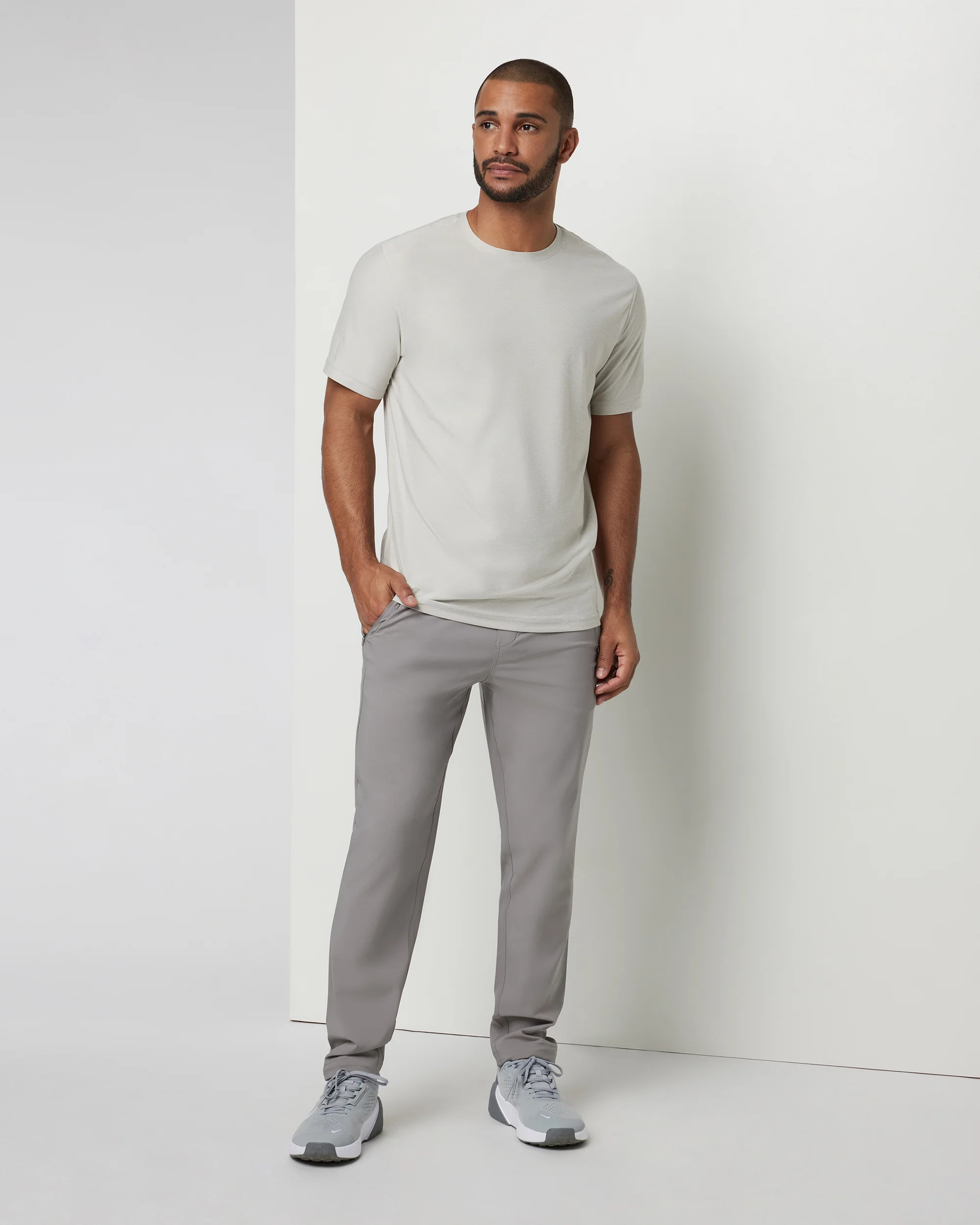 VUORI MEN'S STRATO TECH TEE - SALT HEATHER 