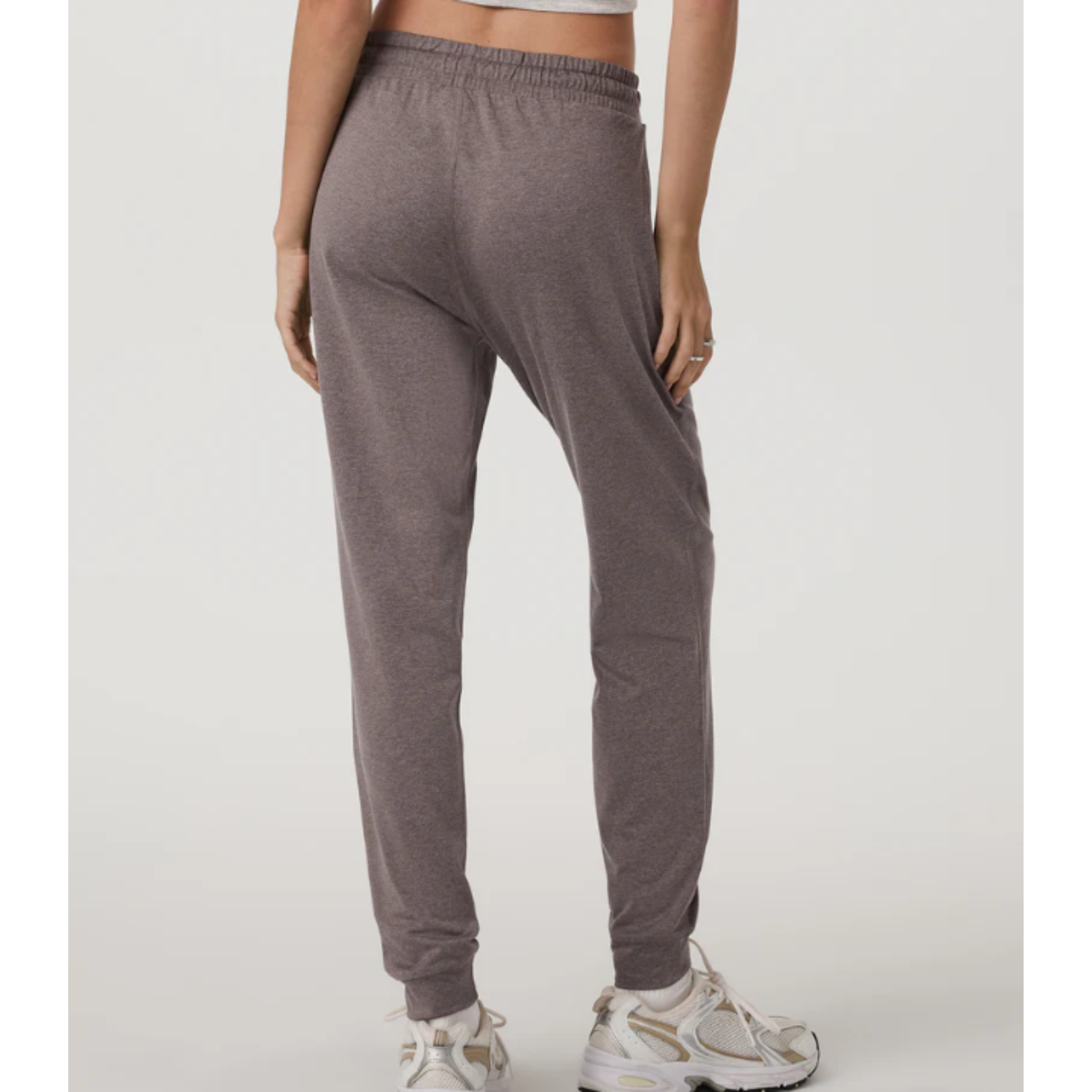 VUORI WOMEN'S PERFORMANCE JOGGER - HUCKLEBERRY HEATHER