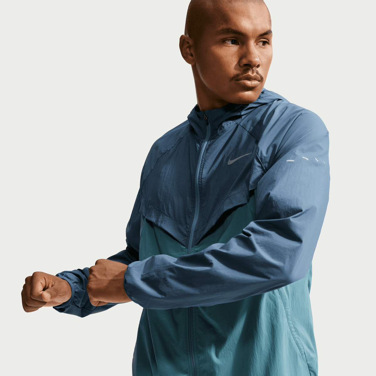 NIKE MEN'S STRIDE REPEL UV JACKET - NEW SLATE