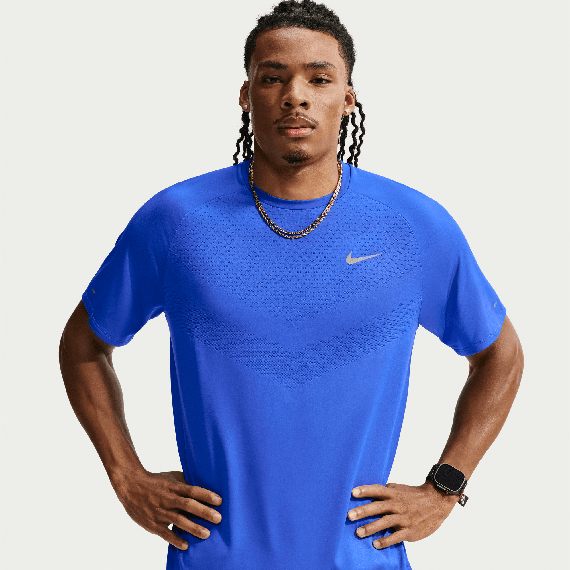 NIKE MEN'S STRIDE SHORT SLEEVE - HYPER ROYAL 405 HYPER ROYAL