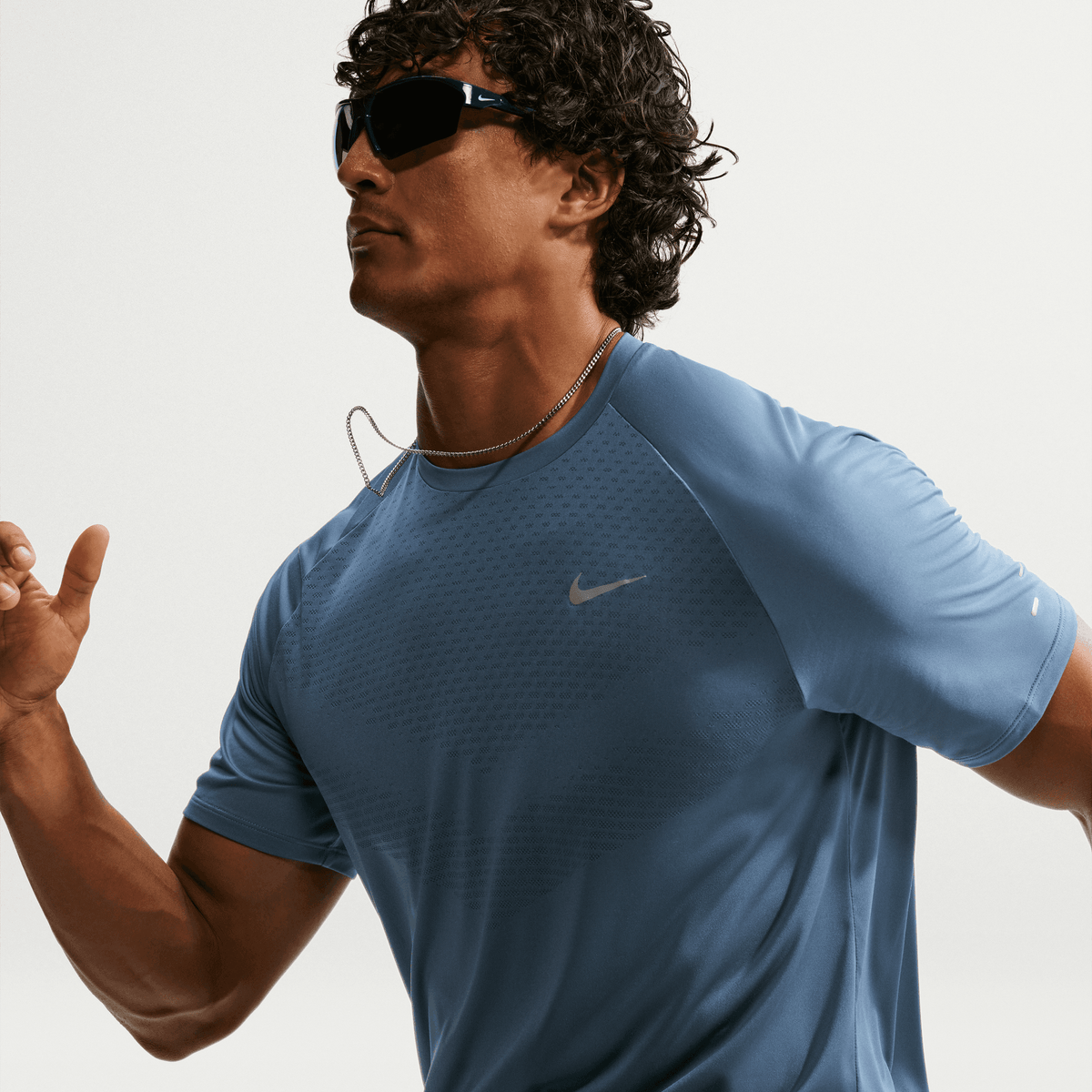 MEN'S STRIDE SHORT SLEEVE - NEW SLATE
