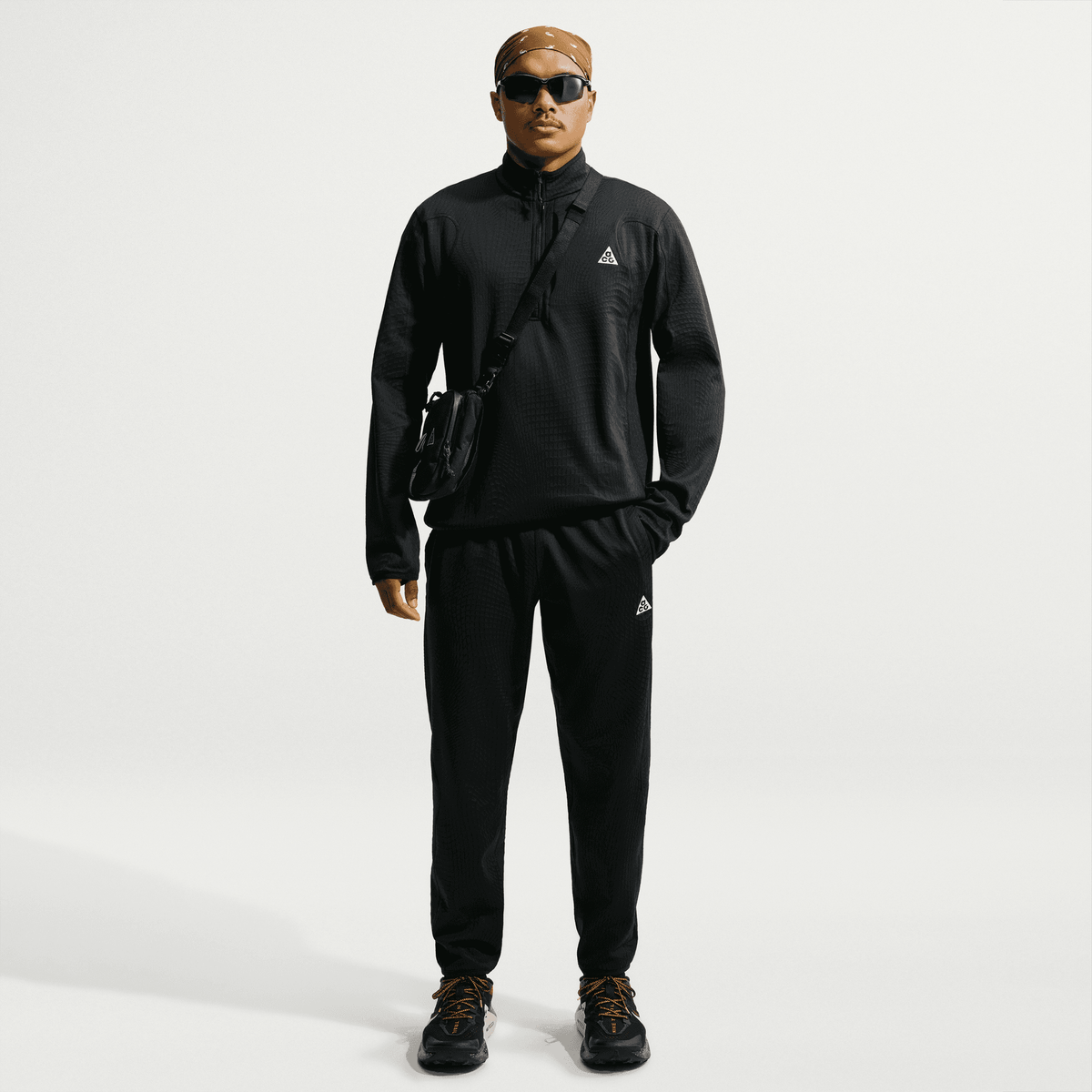 NIKE MEN'S ACG WOLF GRID 1/2 ZIP - BLACK