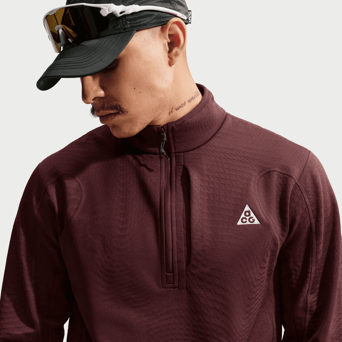 NIKE MEN'S ACG WOLF GRID 1/2 ZIP - MYSTIC DATES/TATTOO