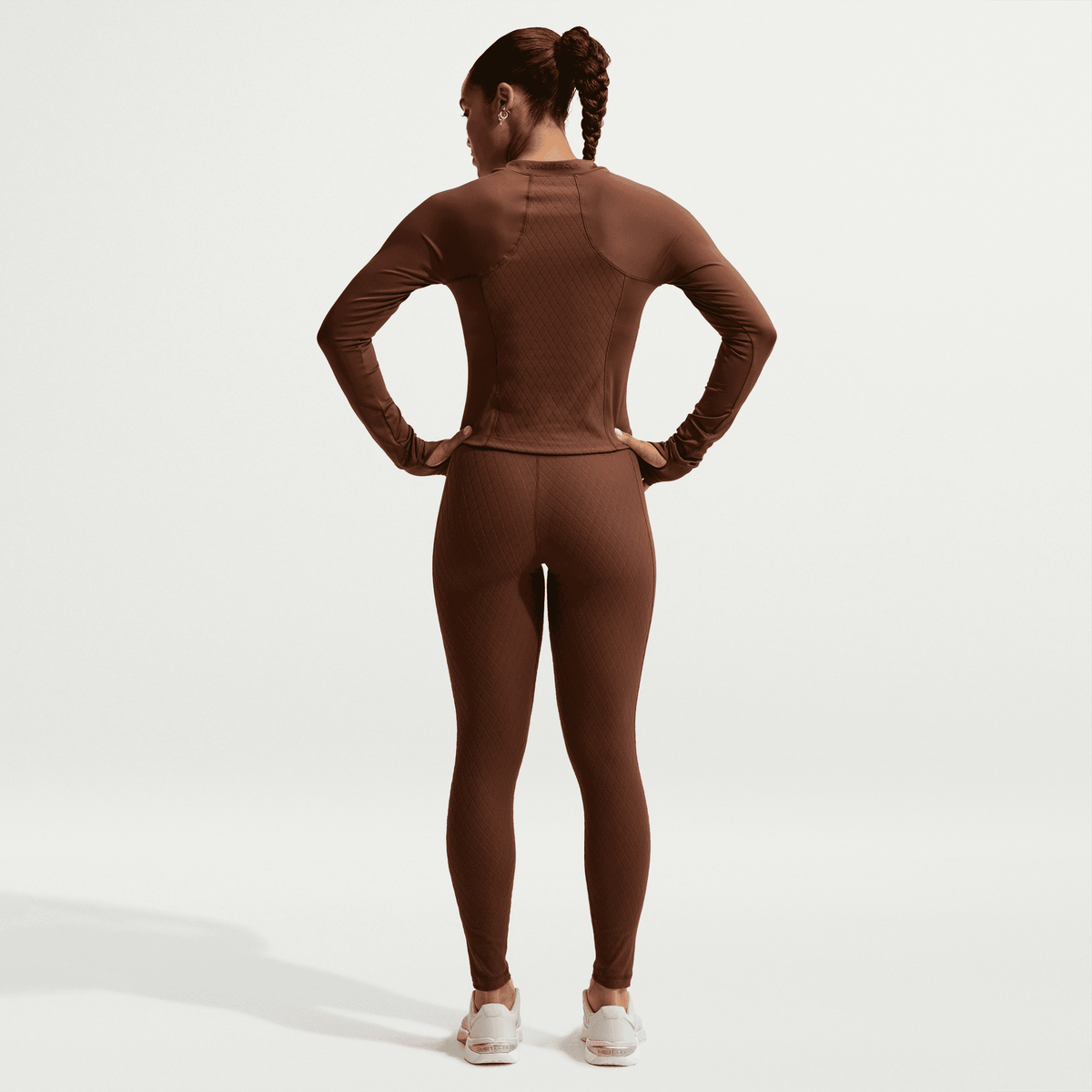 NIKE WOMEN'S DRI-FIT 1/4 ZIP PRO SCULPT - CACAO