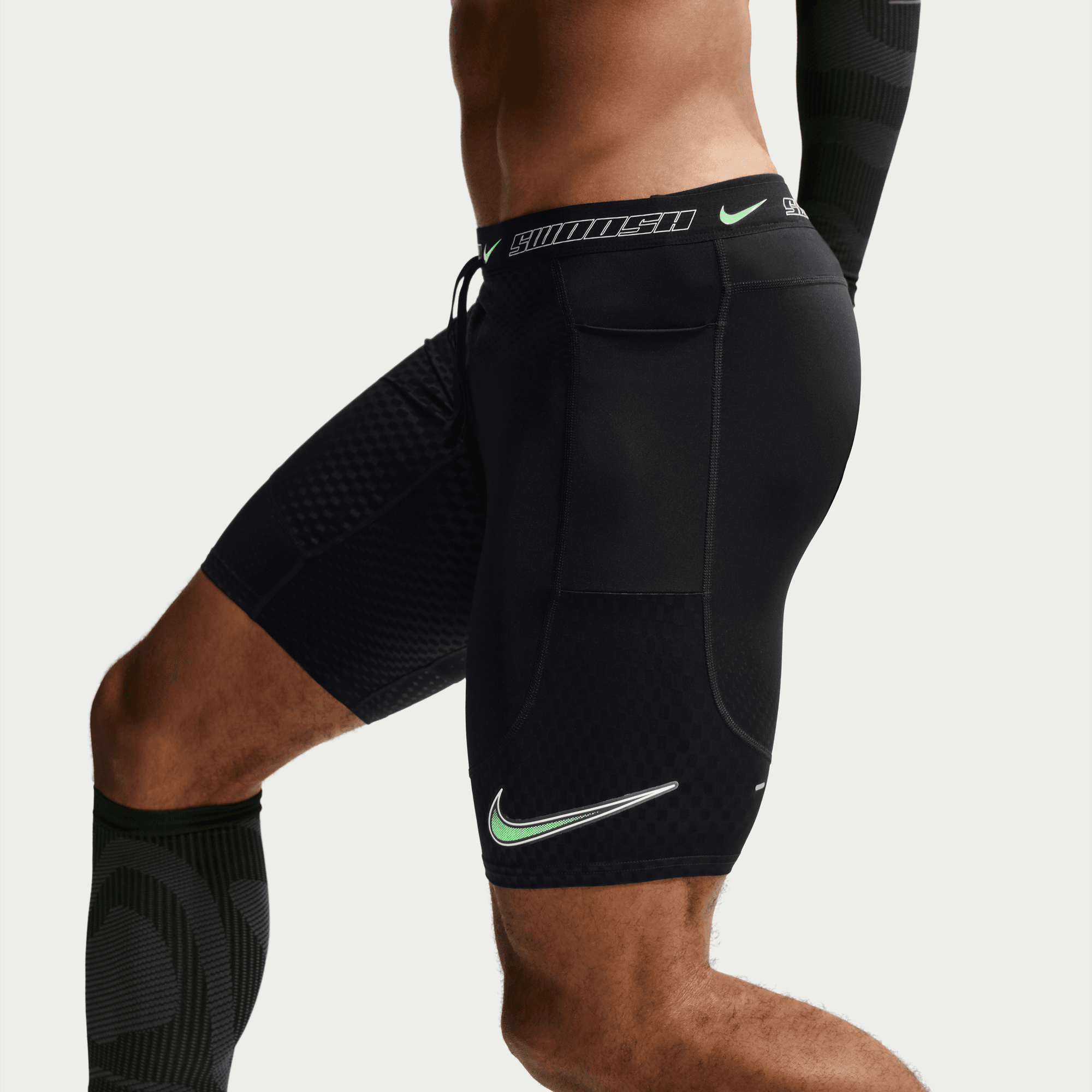 NIKE MEN'S STRIDE 1/2 TIGHT - BLACK