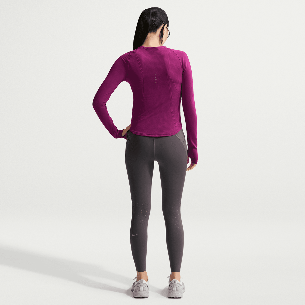 NIKE WOMEN'S SEAMLESS LONG SLEEVE RUNNING TOP - TRUE BERRY