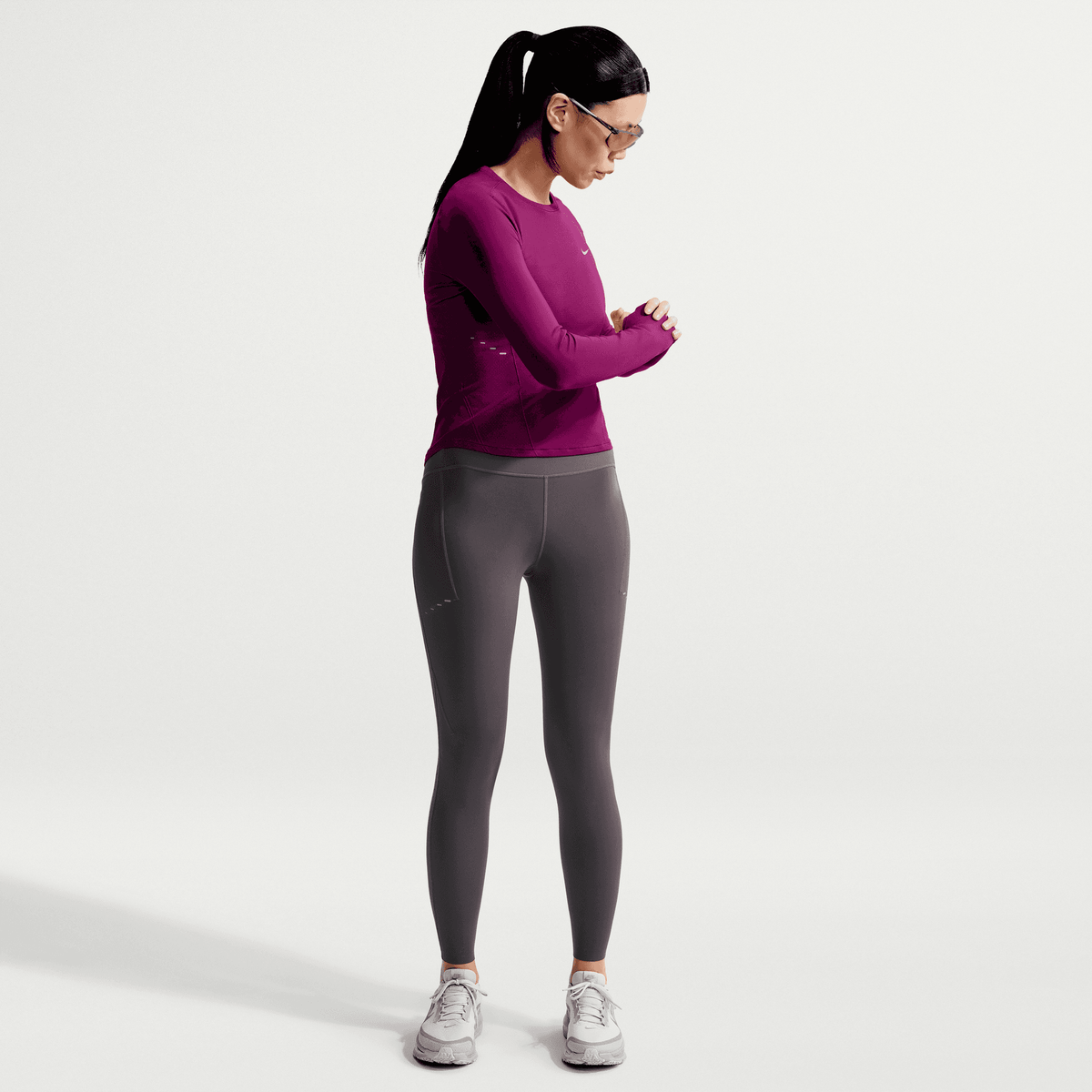 NIKE WOMEN'S SEAMLESS LONG SLEEVE RUNNING TOP - TRUE BERRY