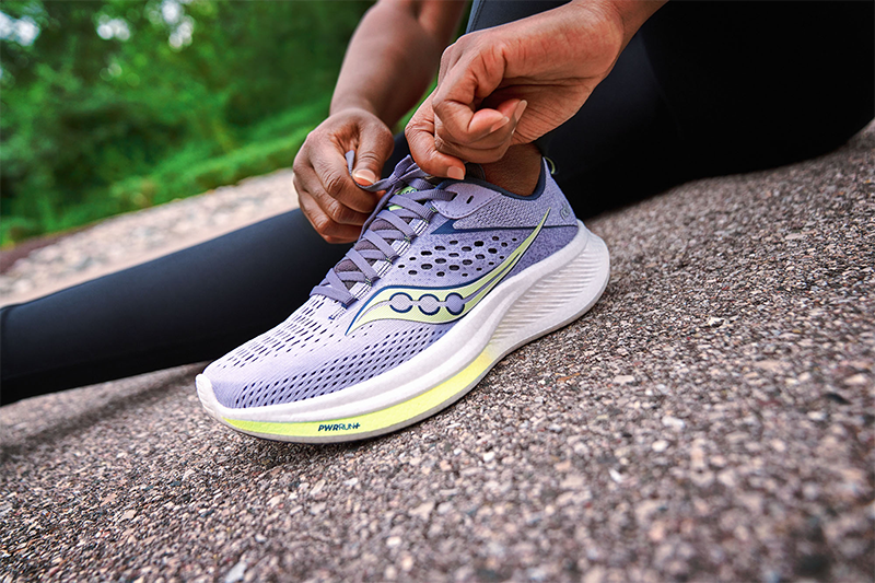 woman wearing saucony ride 17 