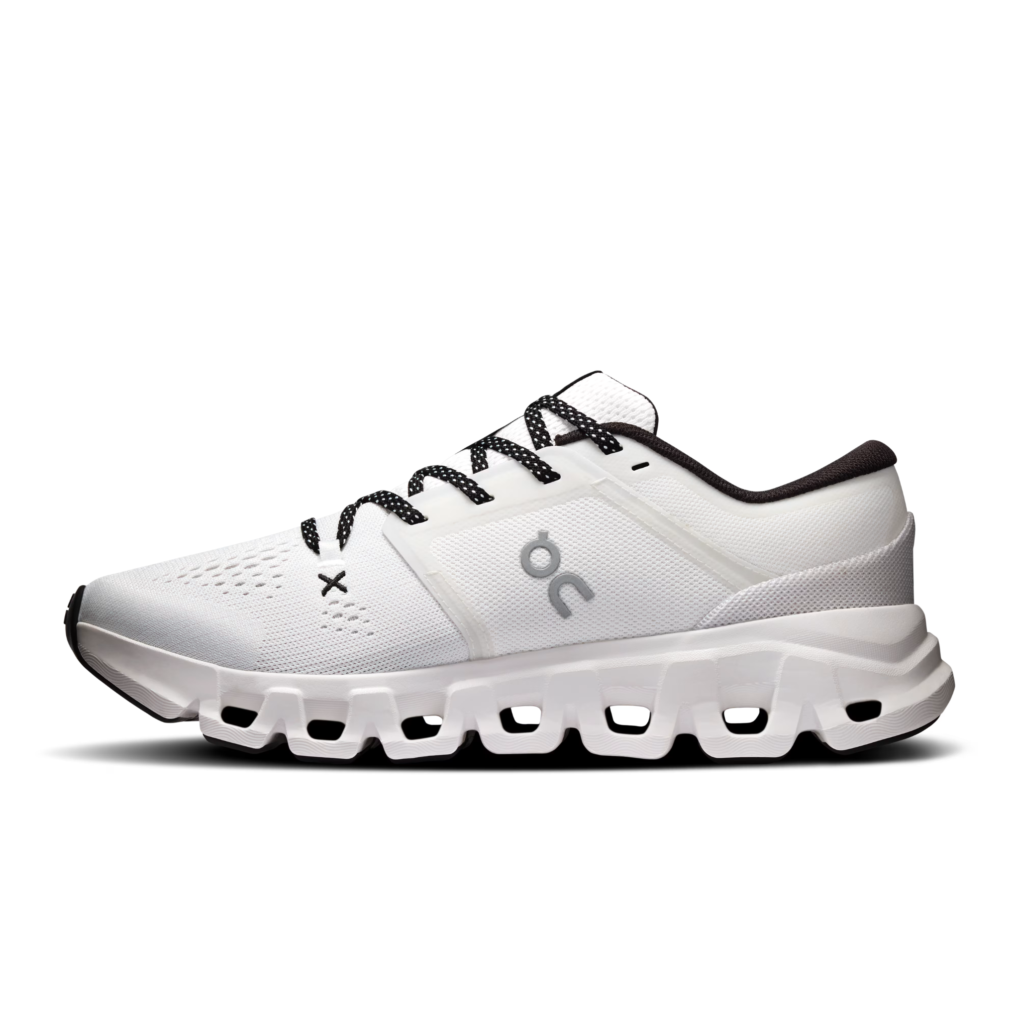 ON RUNNING WOMEN'S CLOUD X 5 - B - WHITE/BLACK