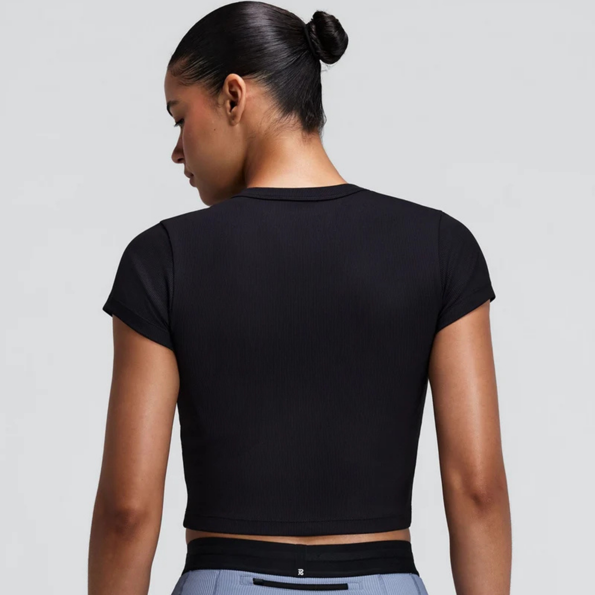 WOMEN'S VITUCCIA CROPPED TEE - BLACK