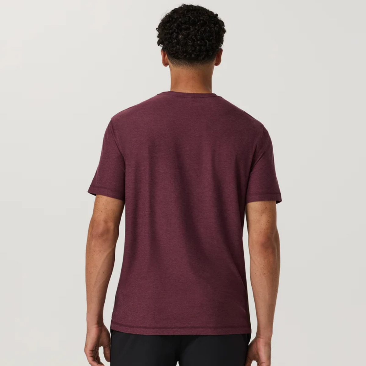 VUORI MEN'S STRATO TECH TEE - FIG HEATHER