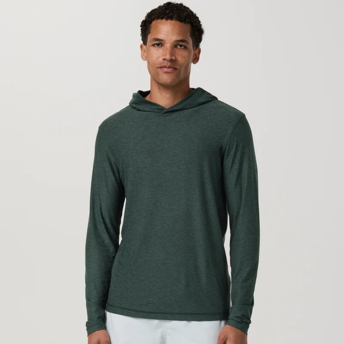 VUORI MEN'S STRATO TECH HOODIE - HEMLOCK HEATHER HEMLOCK HEATHER