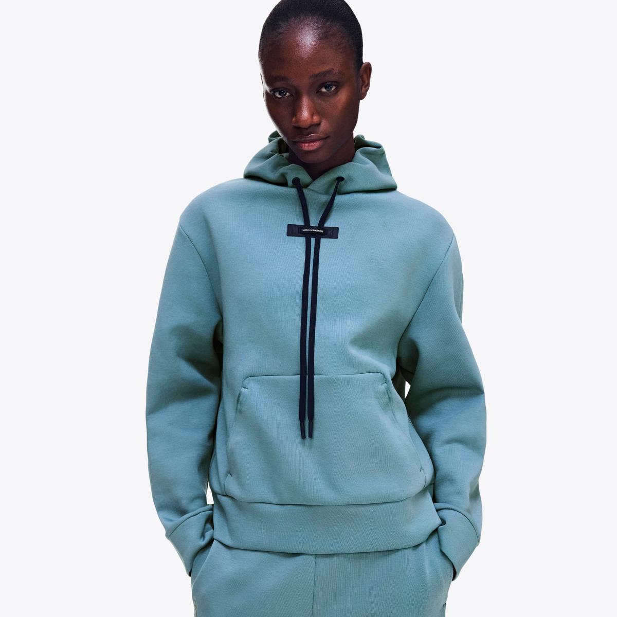 WOMEN'S FOCUS TECH HOODIE - AGAVE