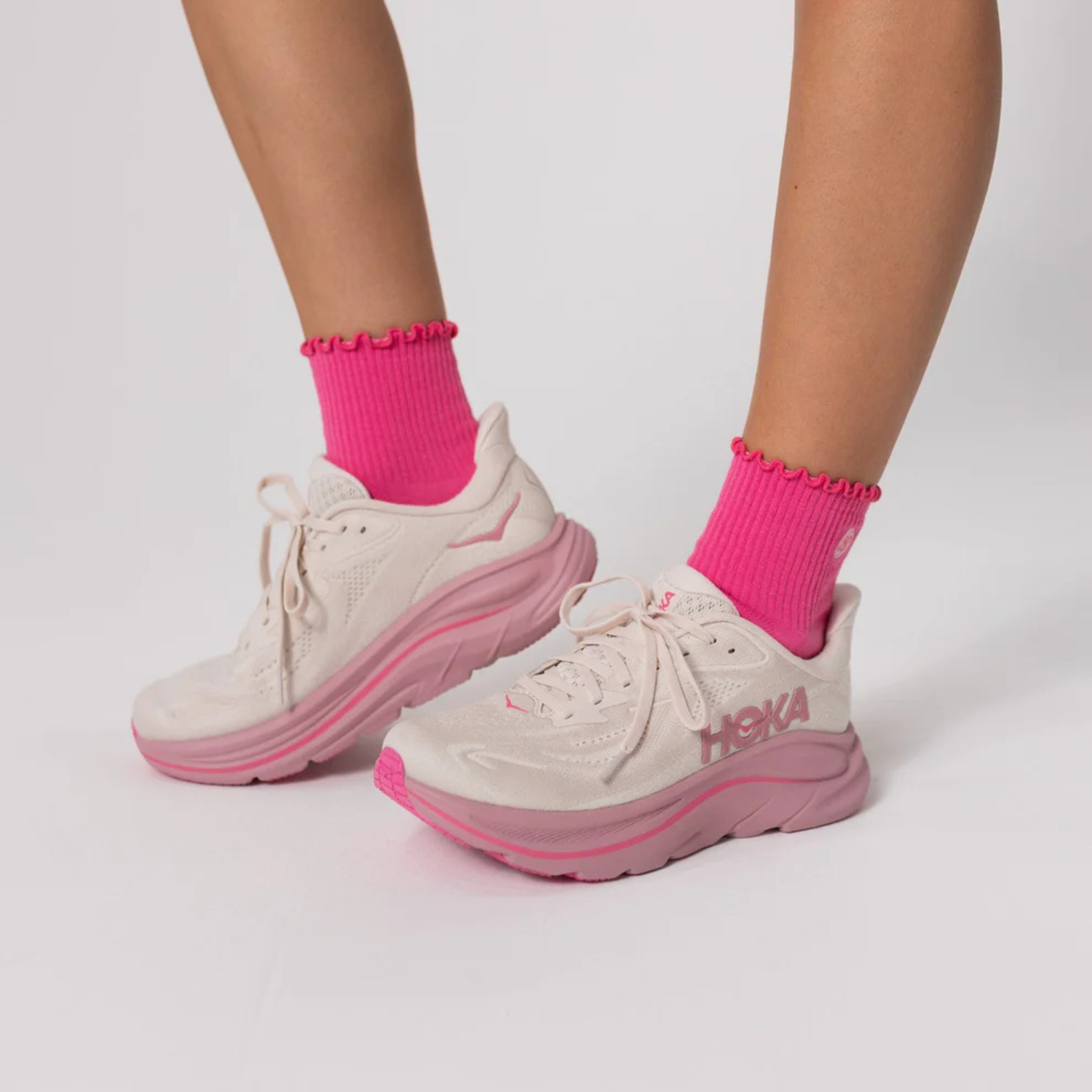 SATURDAY STRIDES SATURDAY RUFFLE SOCK LIPGLOSS