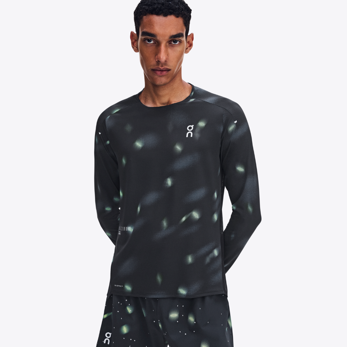 ON RUNNING MEN'S PERFORMANCE LONG T LUMOS - BLACK BLACK
