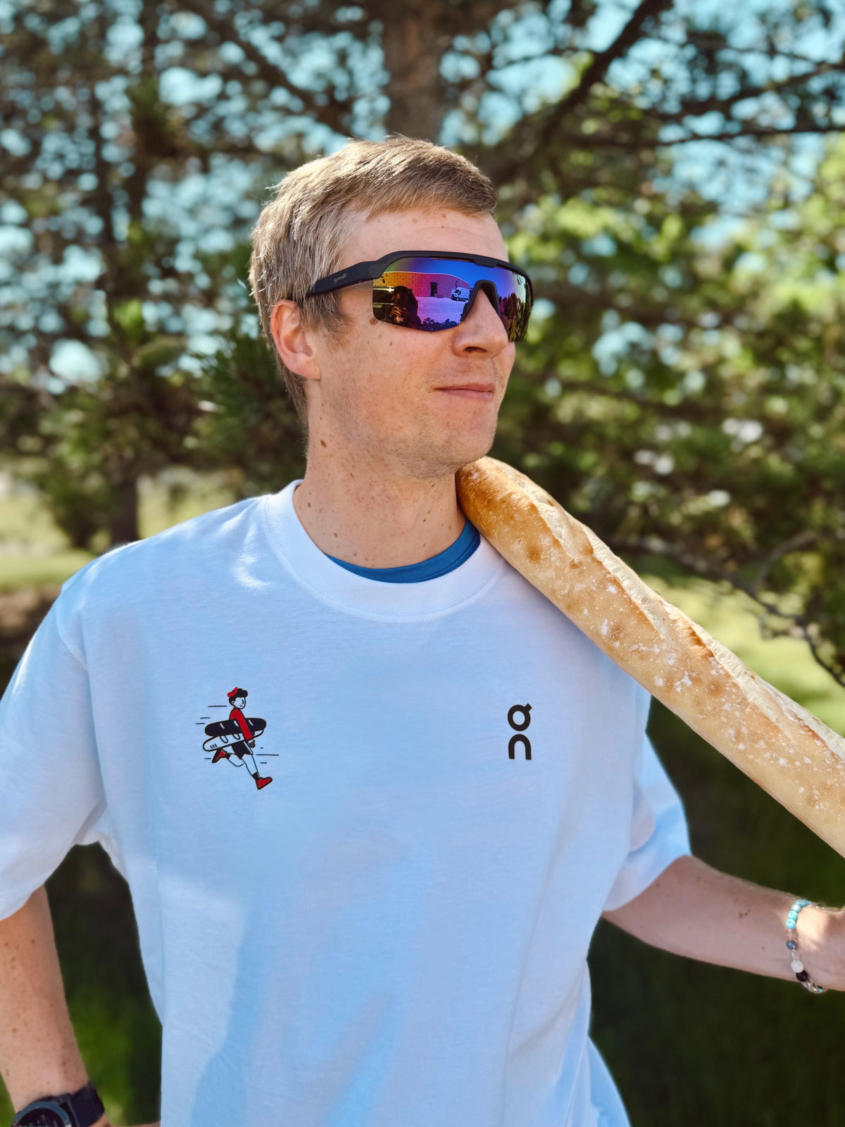 MEN'S ON BAGUETTE TEE