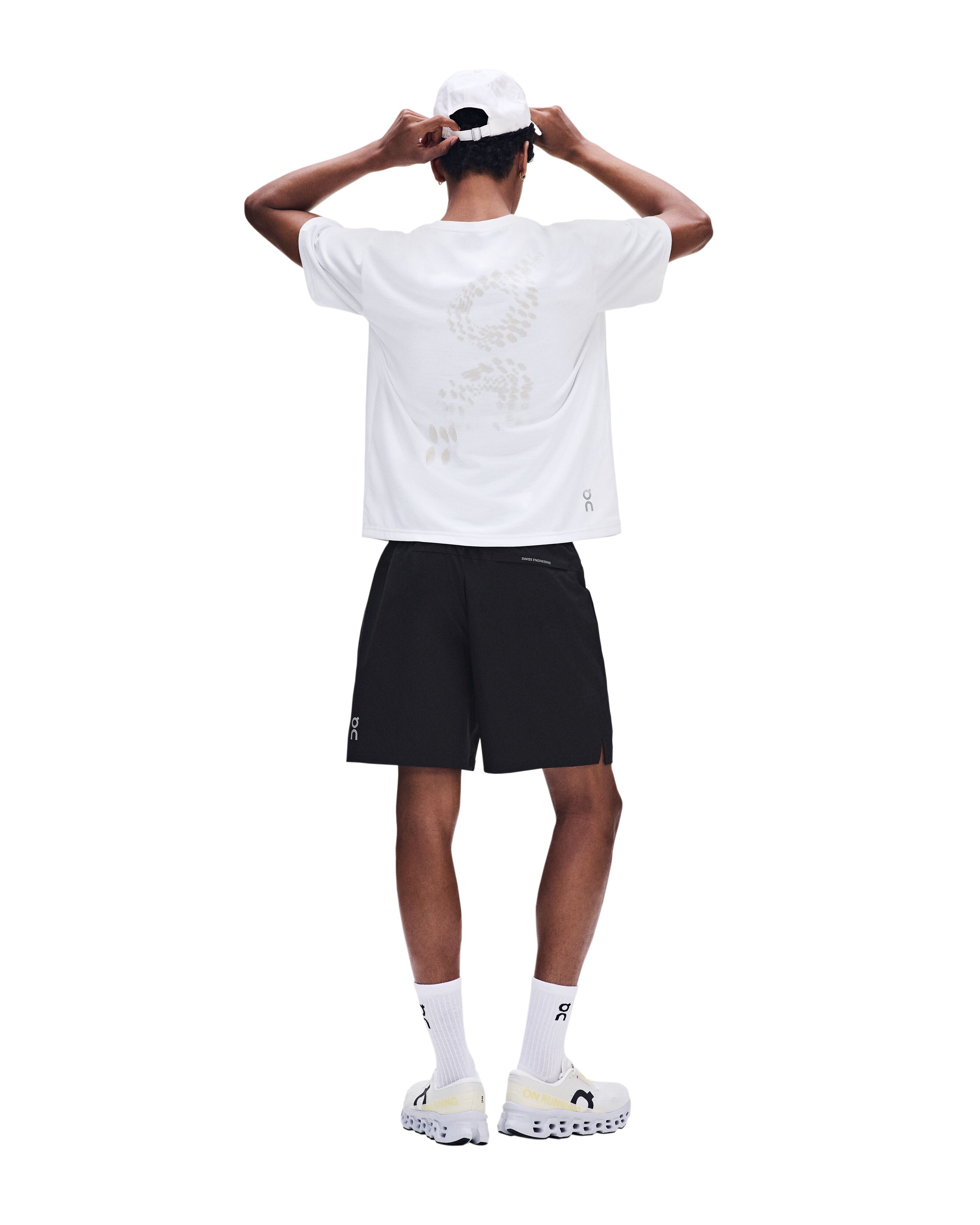 ON RUNNING MEN'S RUN-T - WHITE