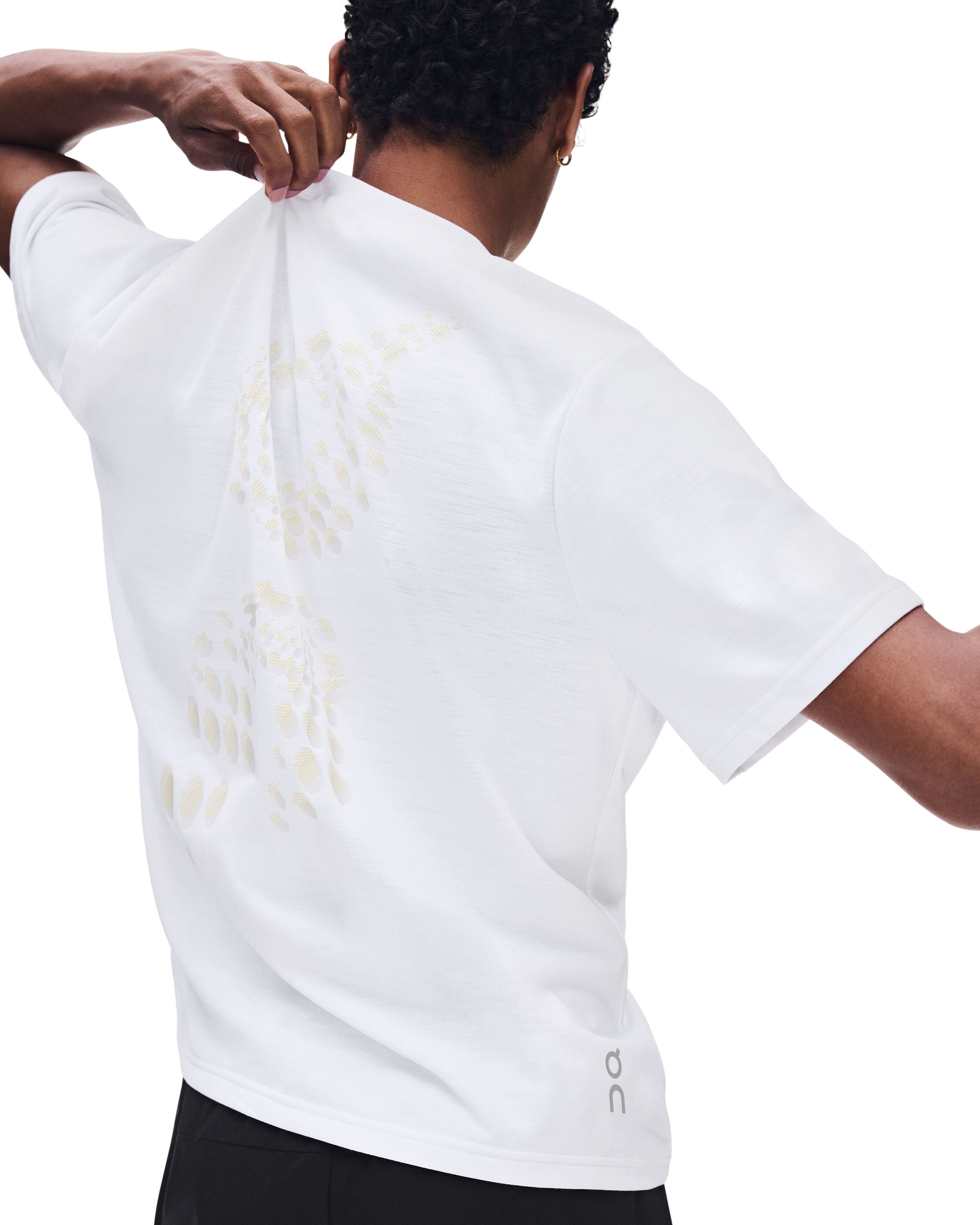 ON RUNNING MEN'S RUN-T - WHITE