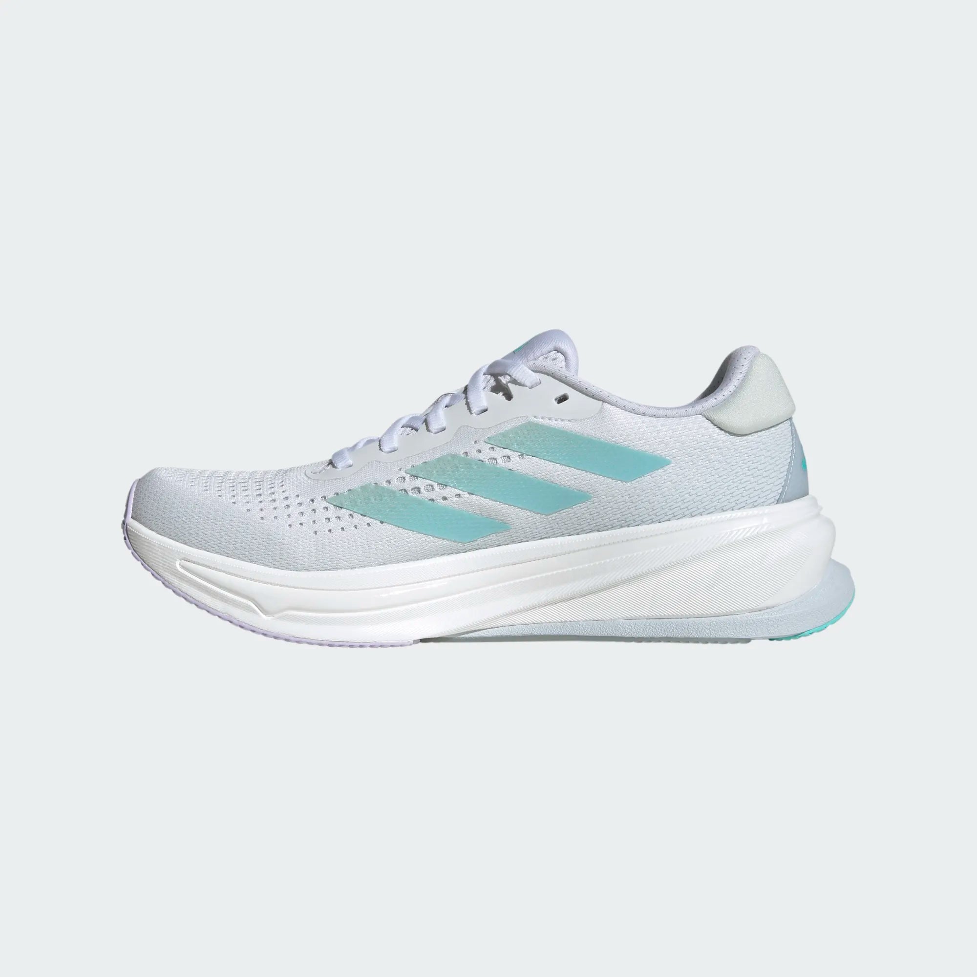 ADIDAS WOMEN'S SUPERNOVA RISE - B - FTWWHT/LINGRN/FLAAQU 