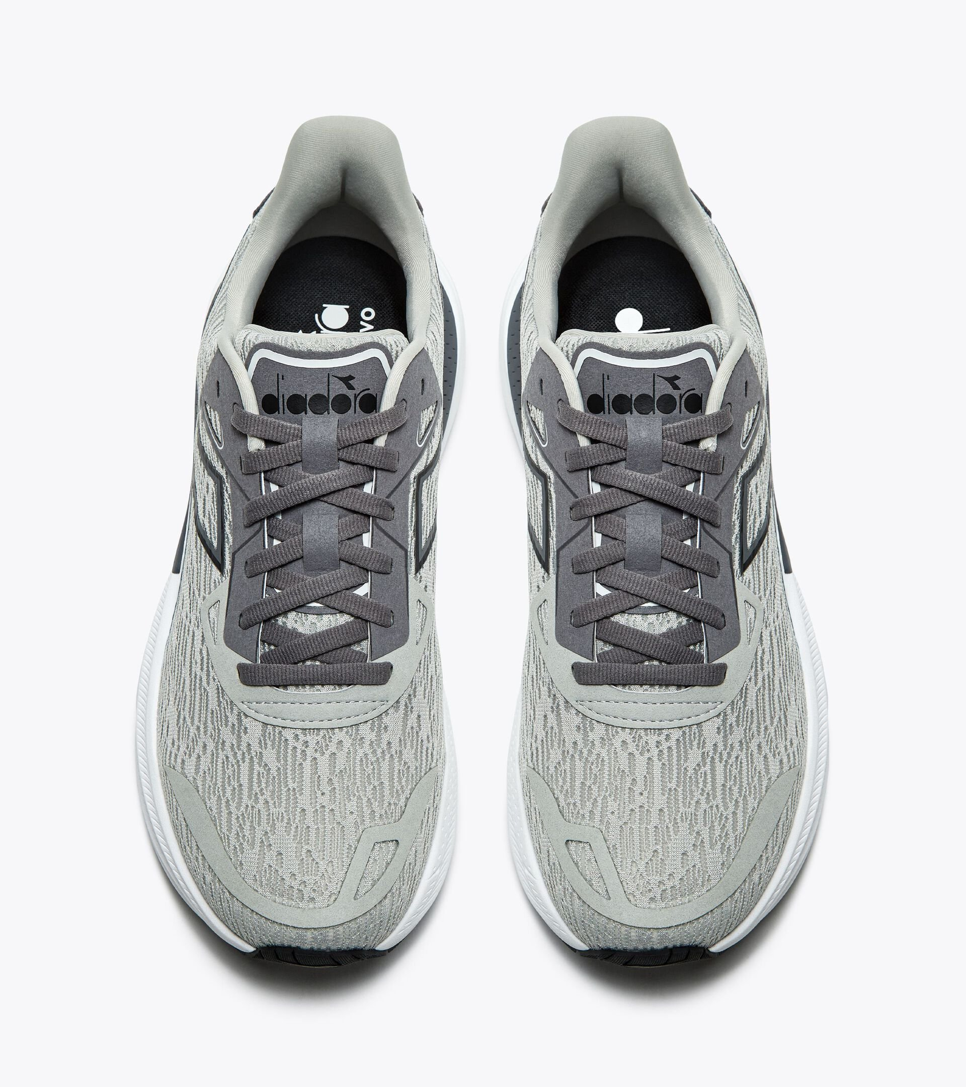 DIADORA MEN'S EQUIPE NUCLEO 2 - D - C9614 SILVER DD/STEEL GRAY 