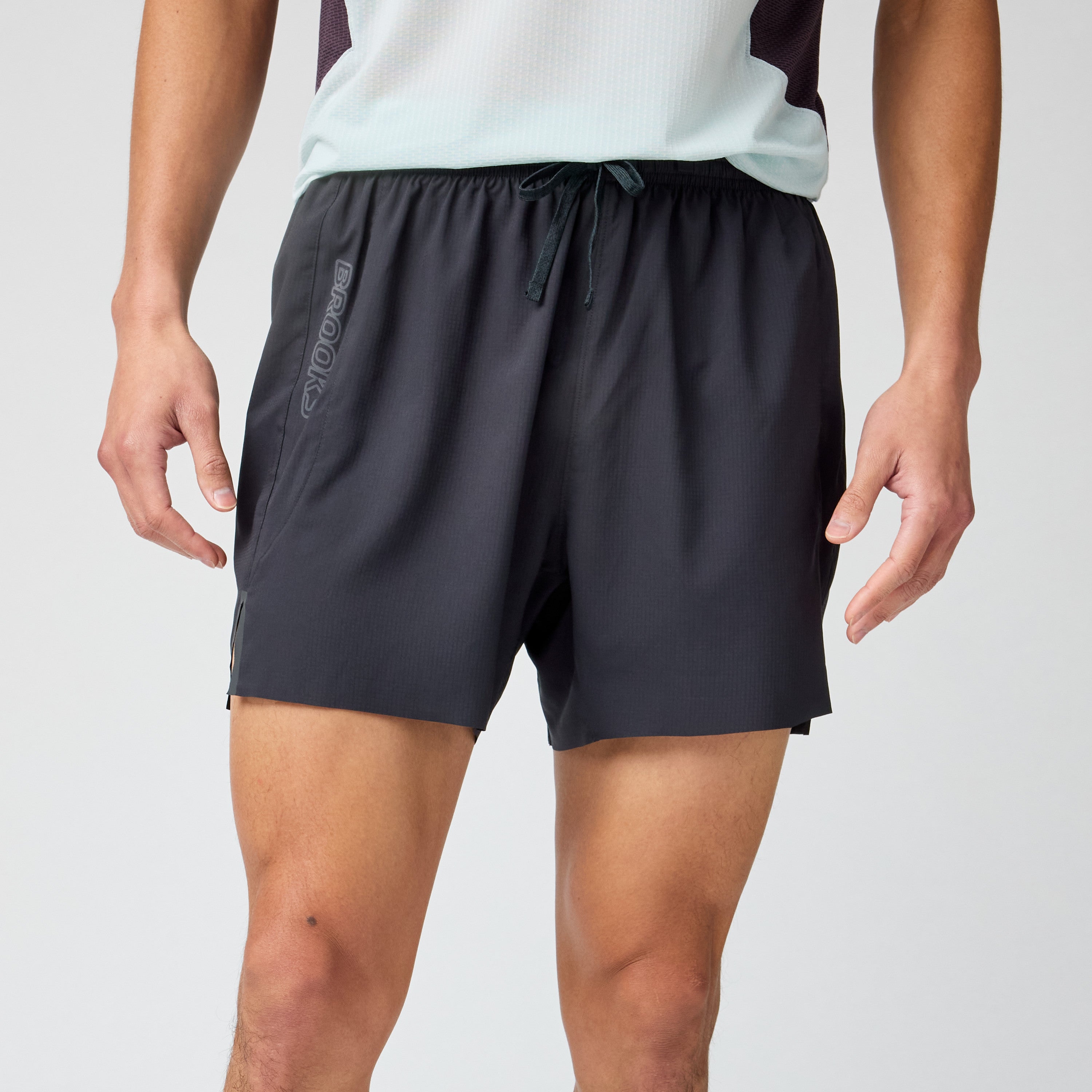 BROOKS MEN'S CASCADIA SHORT - BLACK XS