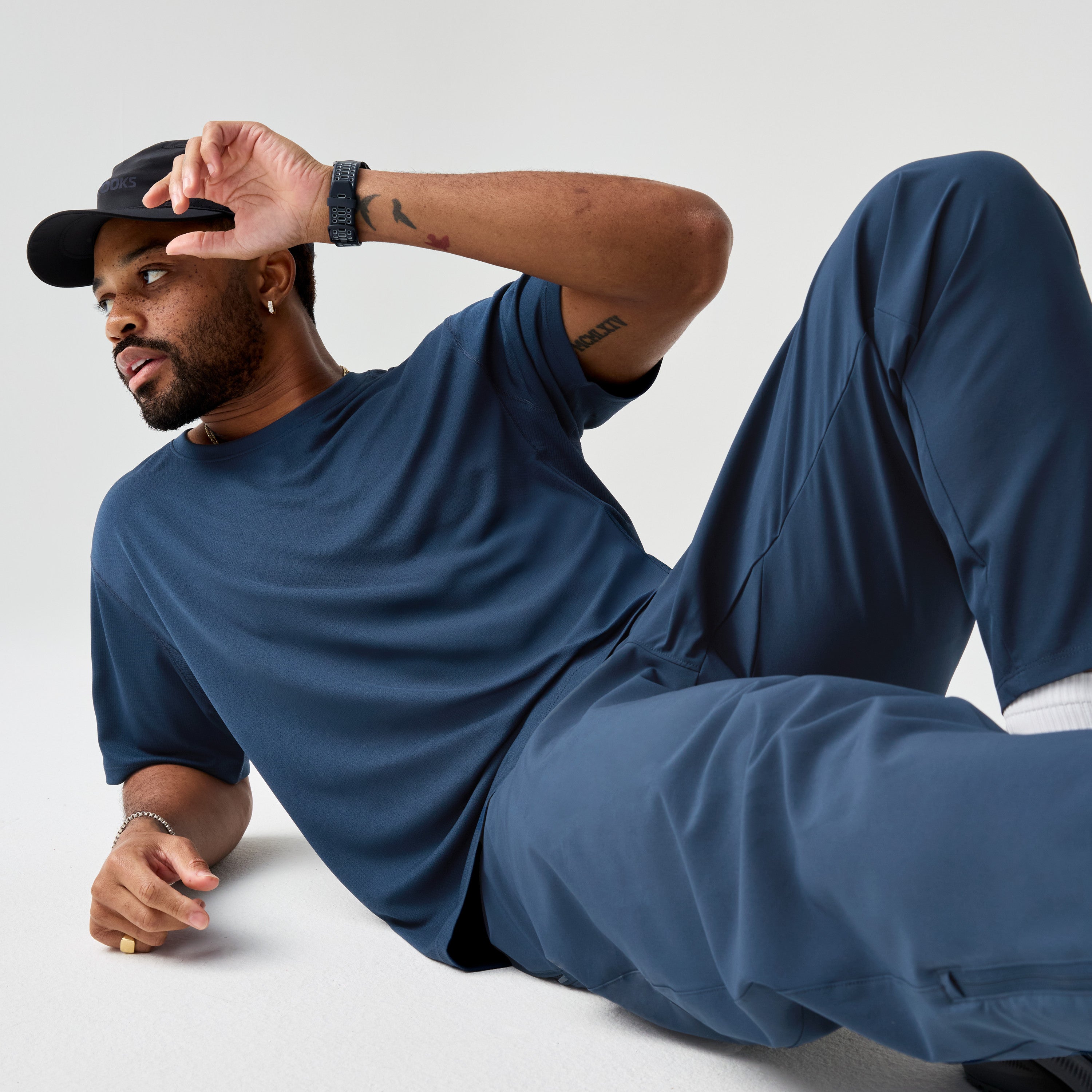 BROOKS MEN'S DASH SHORT SLEEVE - MIDNIGHT RUN